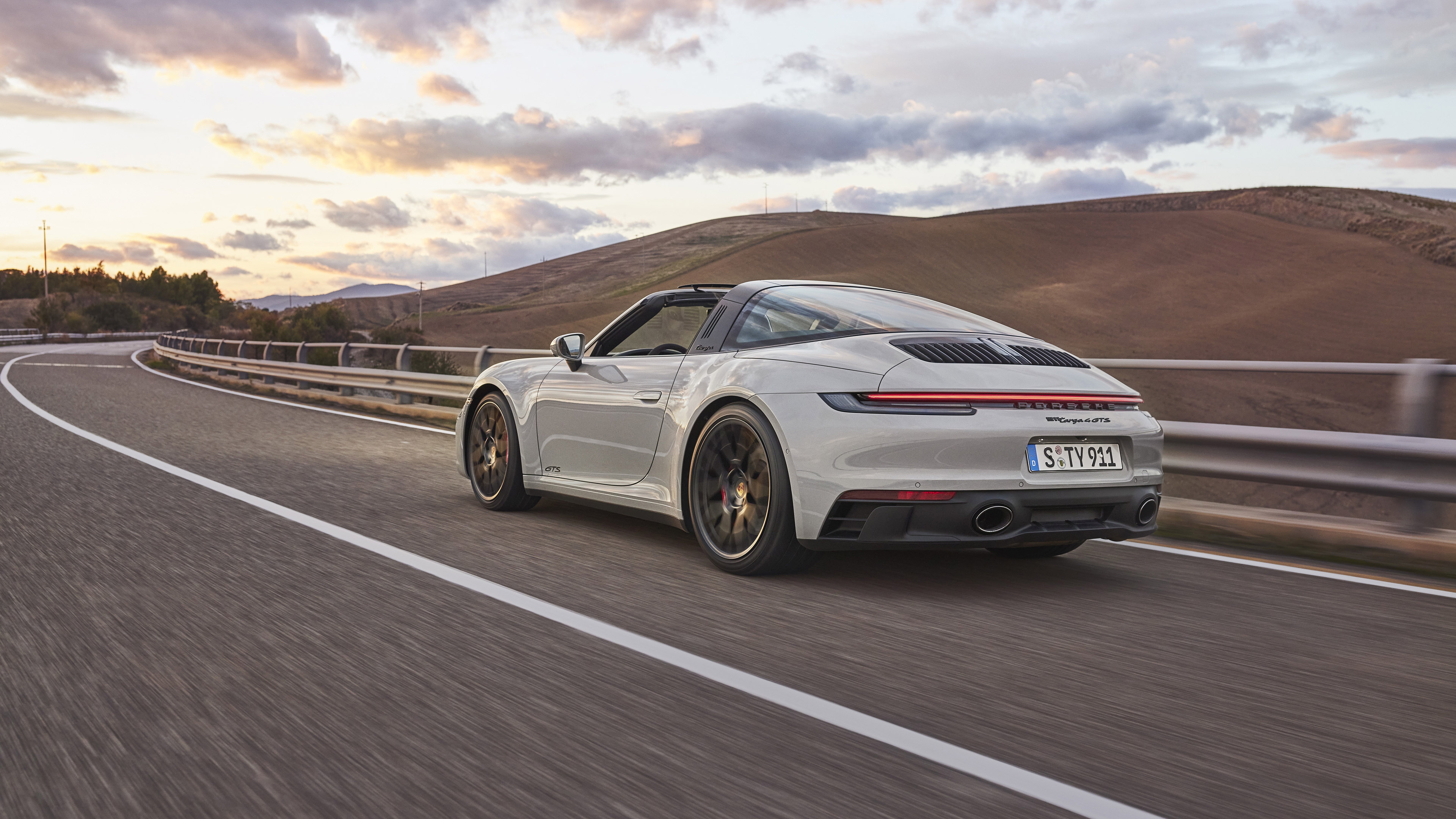 Завантажити шпалери Porsche 911 Targa 4 Gts на телефон безкоштовно