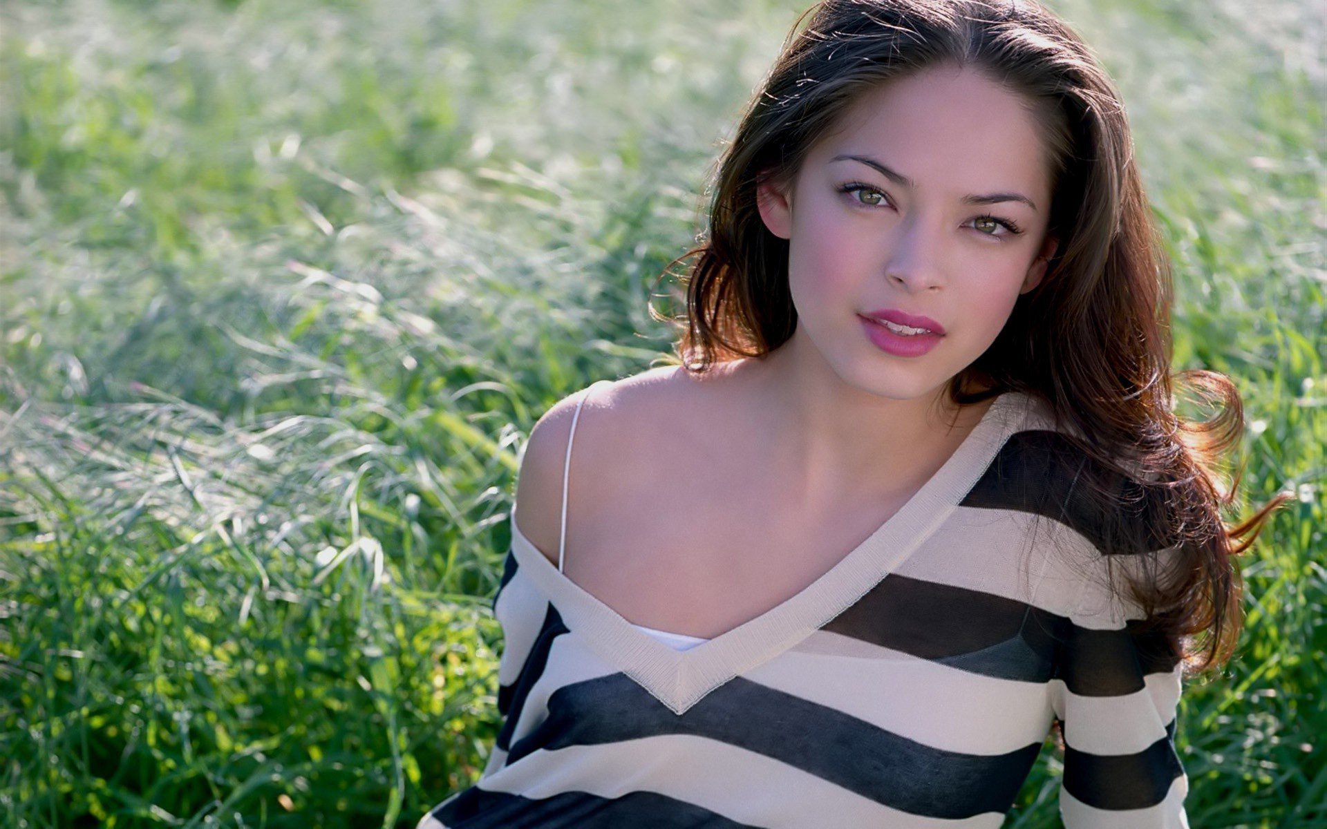 Download mobile wallpaper Celebrity, Kristin Kreuk for free.