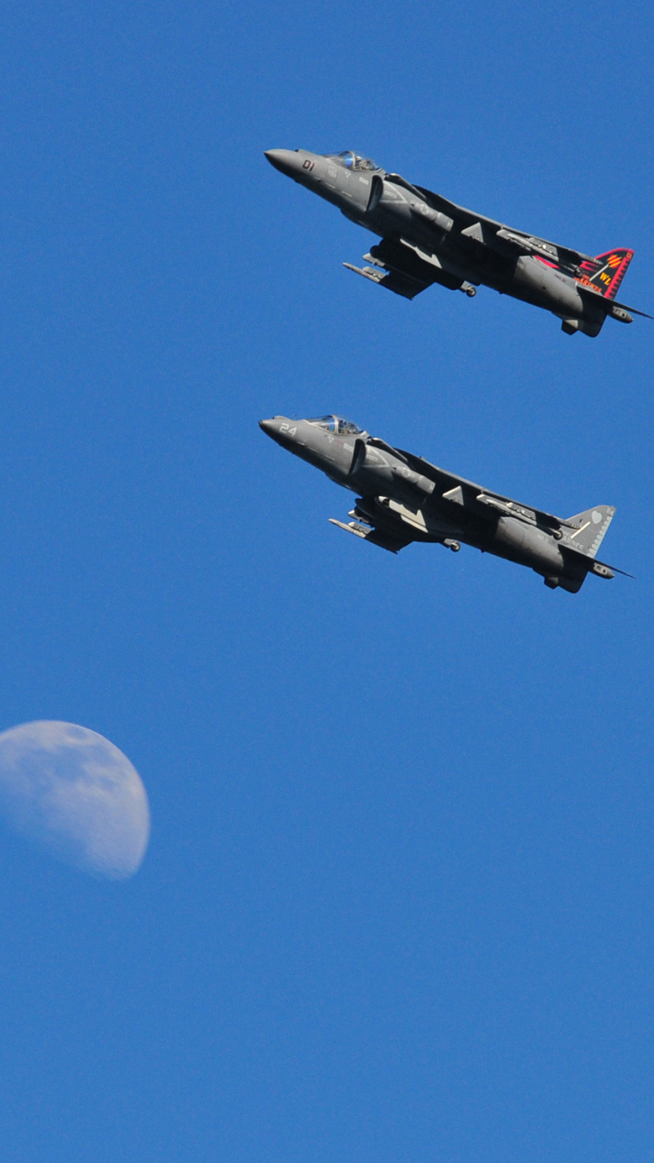 Download mobile wallpaper Moon, Aircraft, Military, Jet Fighter, Navy, Mcdonnell Douglas Av 8B Harrier Ii, Jet Fighters for free.