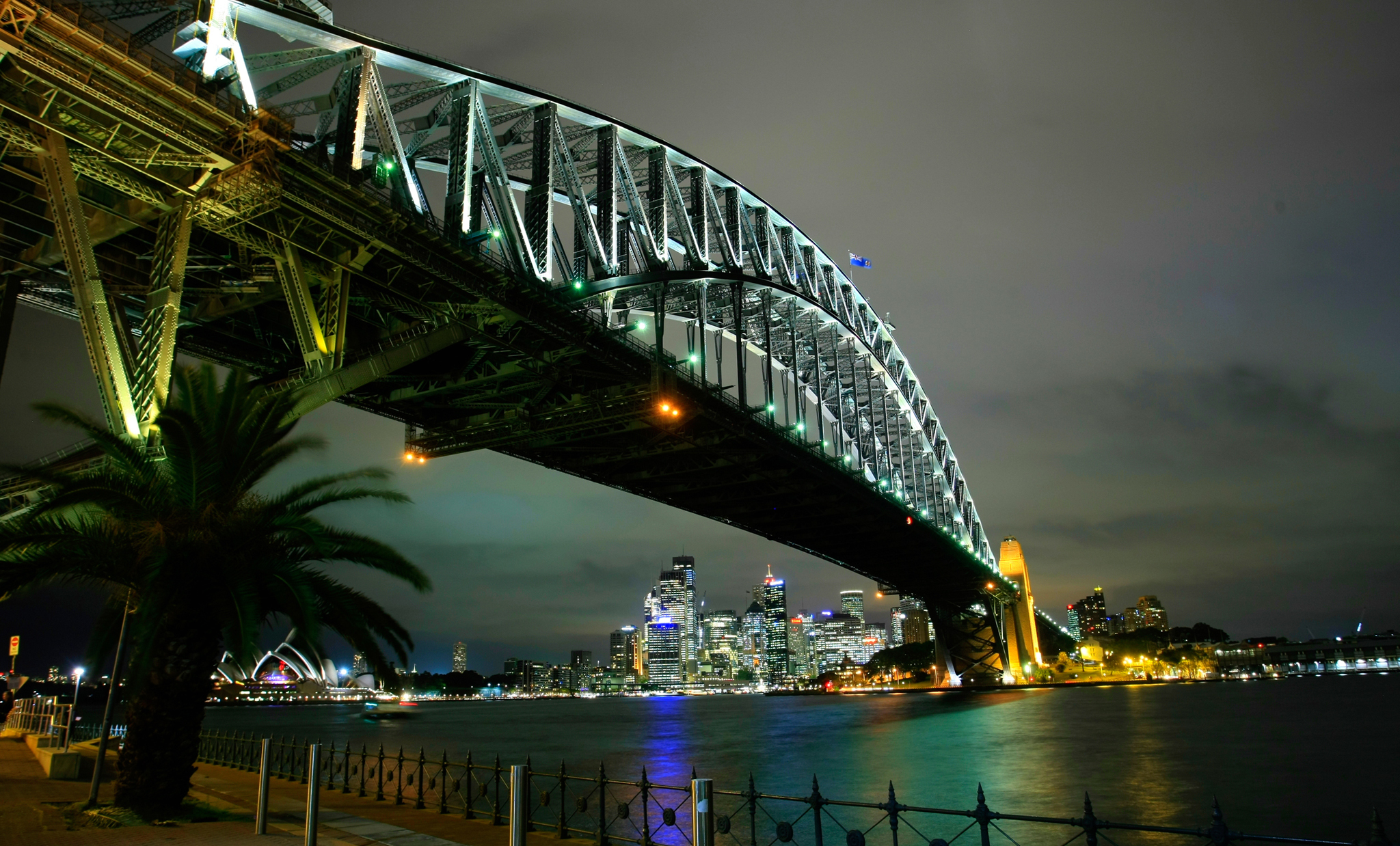 Скачать обои бесплатно Мосты, Ночь, Город, Свет, Мост, Сидней, Австралия, Сделано Человеком, Сиднейский Мост Харбор Бридж картинка на рабочий стол ПК