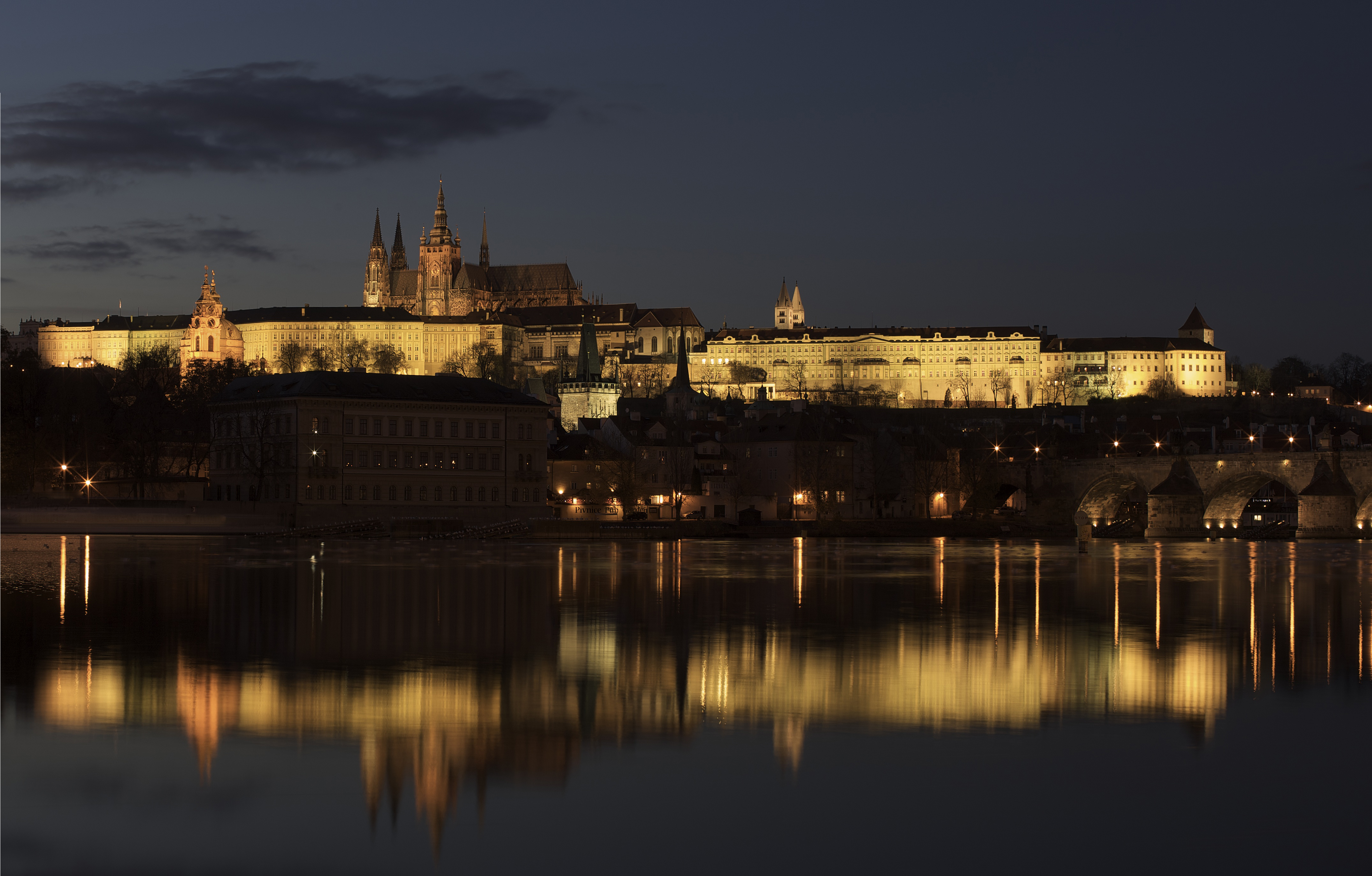 Baixar papel de parede para celular de Castelo De Praga, Feito Pelo Homem, Castelos gratuito.