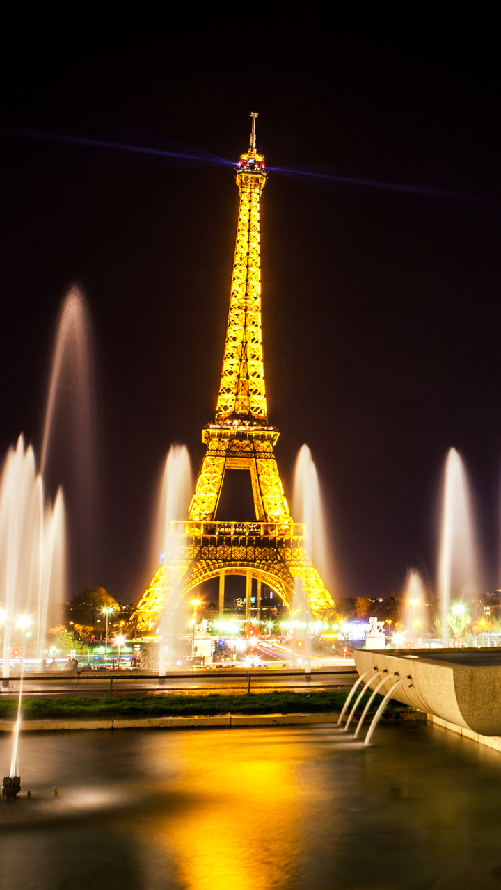 Handy-Wallpaper Paris, Eiffelturm, Brunnen, Licht, Frankreich, Monument, Nacht, Monumente, Menschengemacht kostenlos herunterladen.