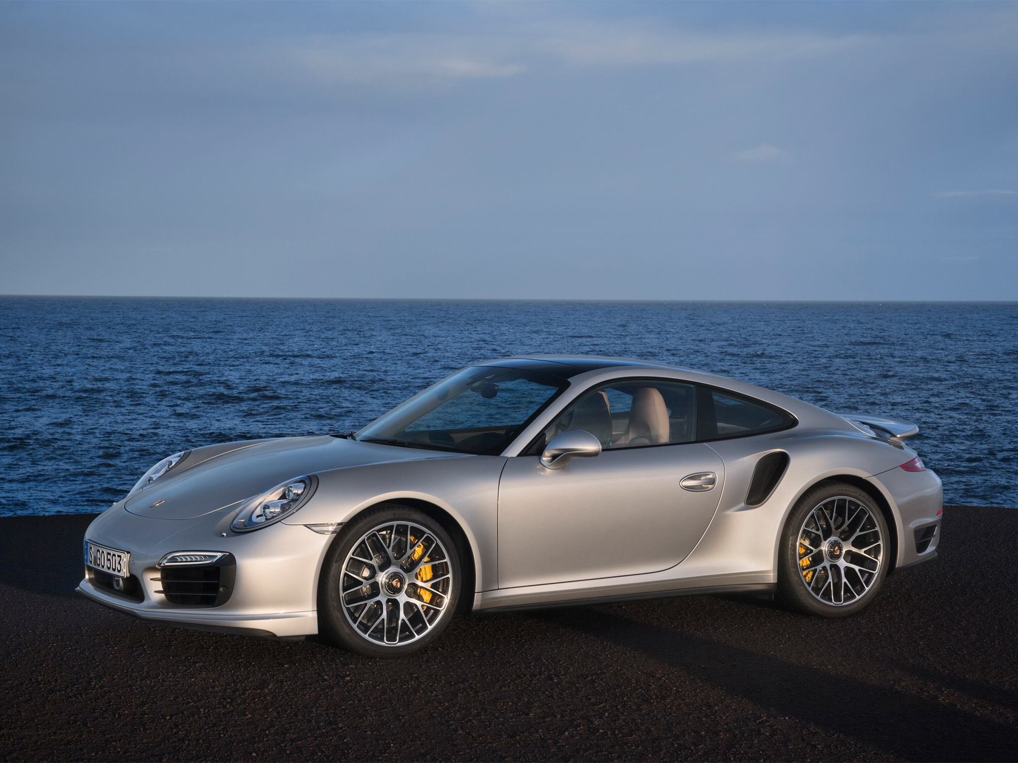 Laden Sie Porsche 911 Turbo HD-Desktop-Hintergründe herunter