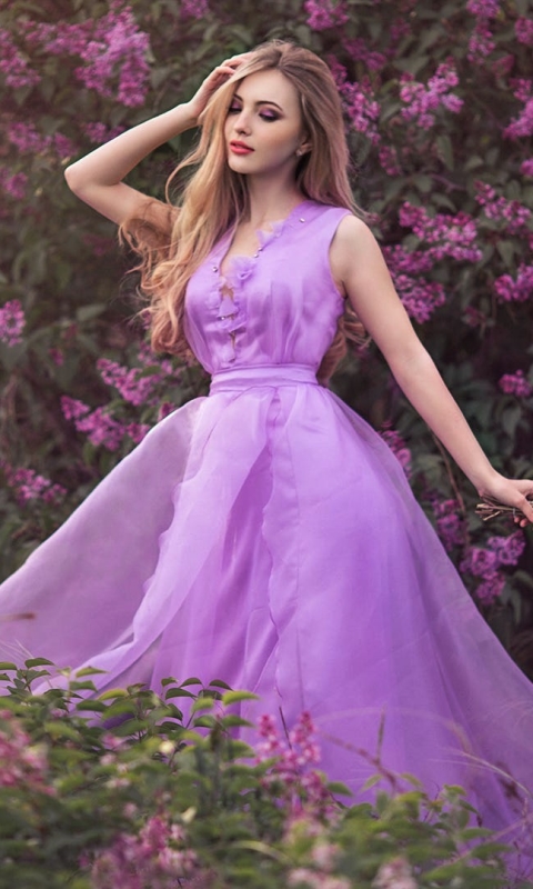無料モバイル壁紙ライラック, ブロンド, モデル, 女性, 長い髪, ピンクの花, ピンクのドレスをダウンロードします。