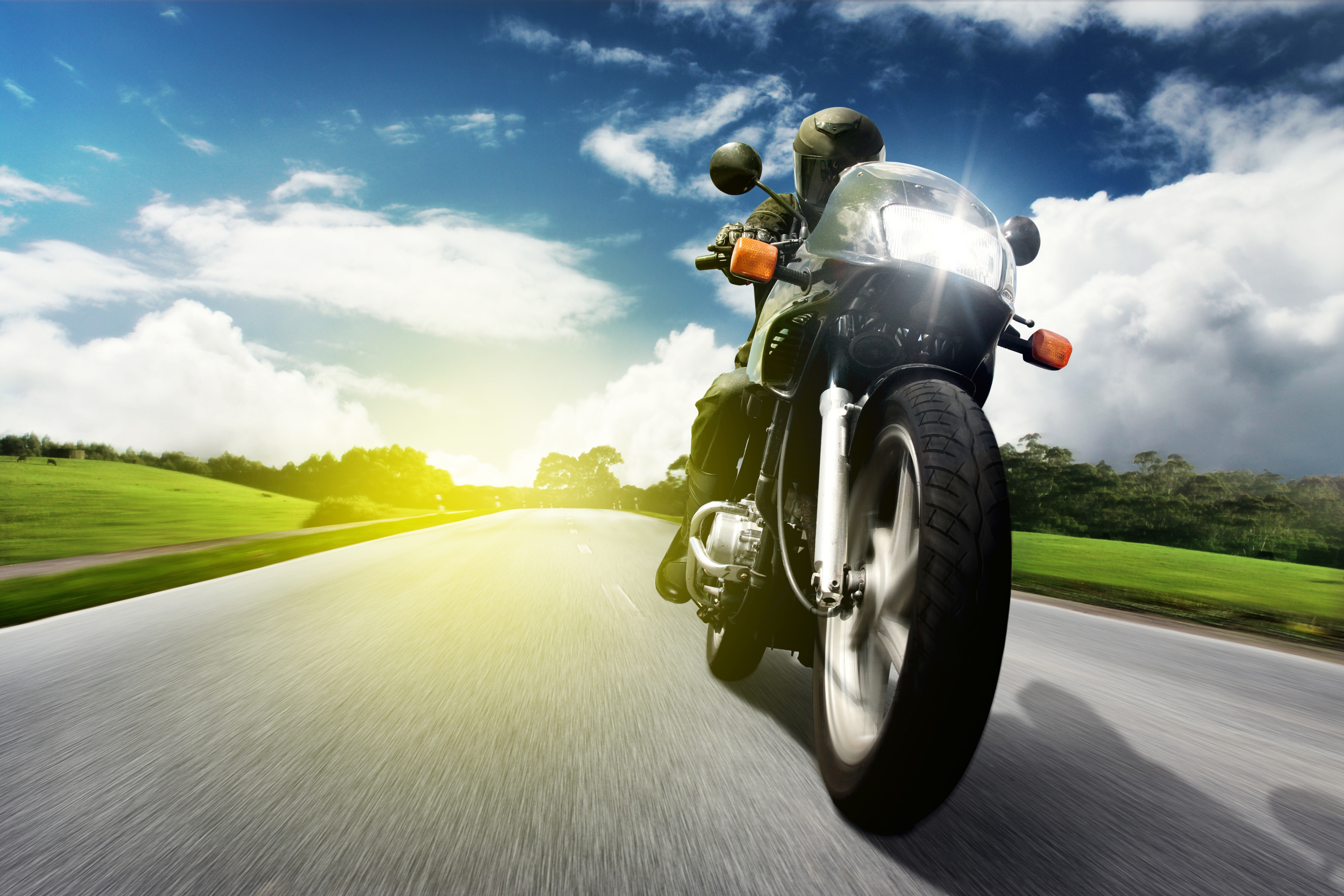 Free download wallpaper Movement, Traffic, Speed, Motorcycle, Road, Motorcycles on your PC desktop
