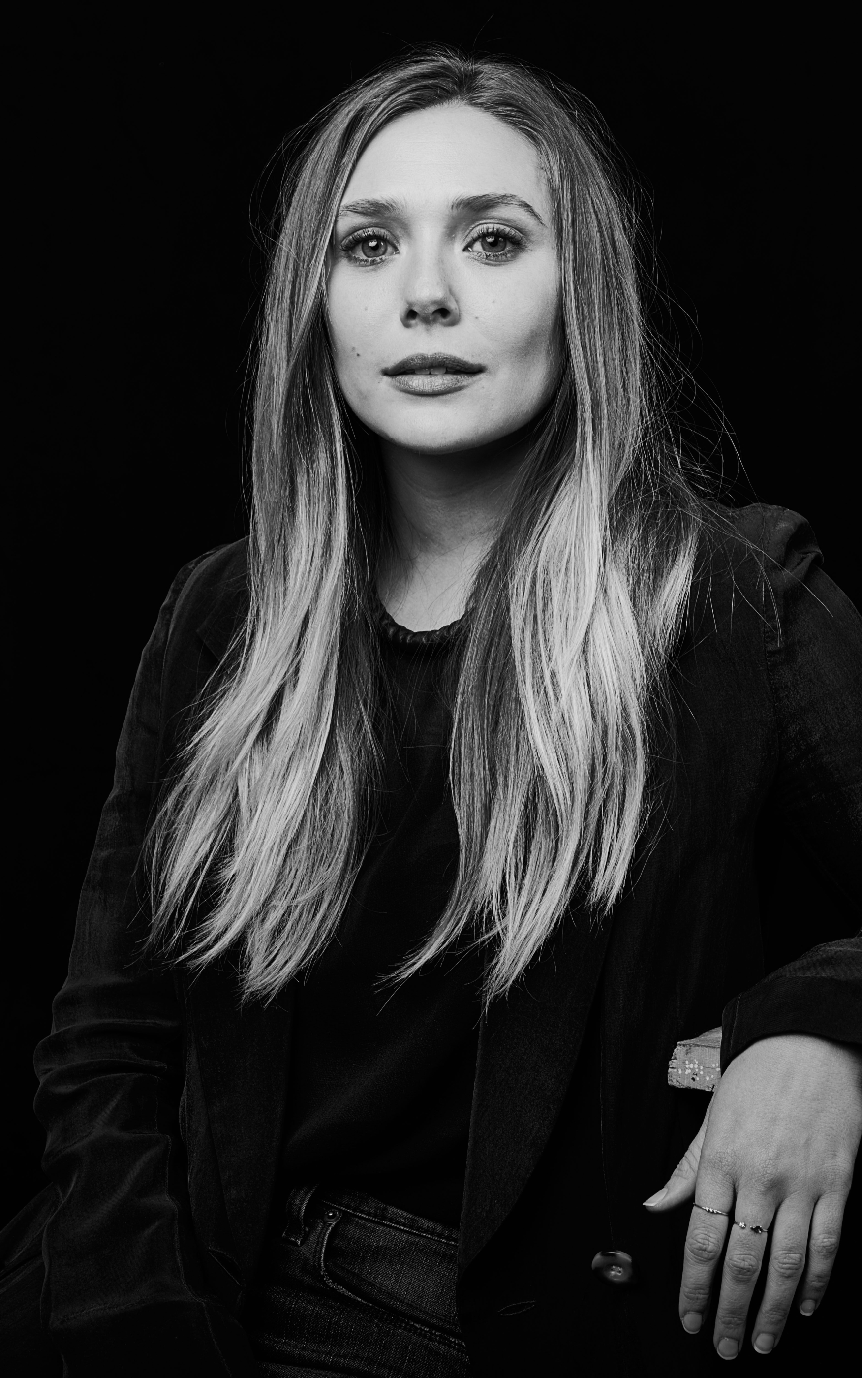 Download mobile wallpaper American, Celebrity, Black & White, Actress, Elizabeth Olsen for free.