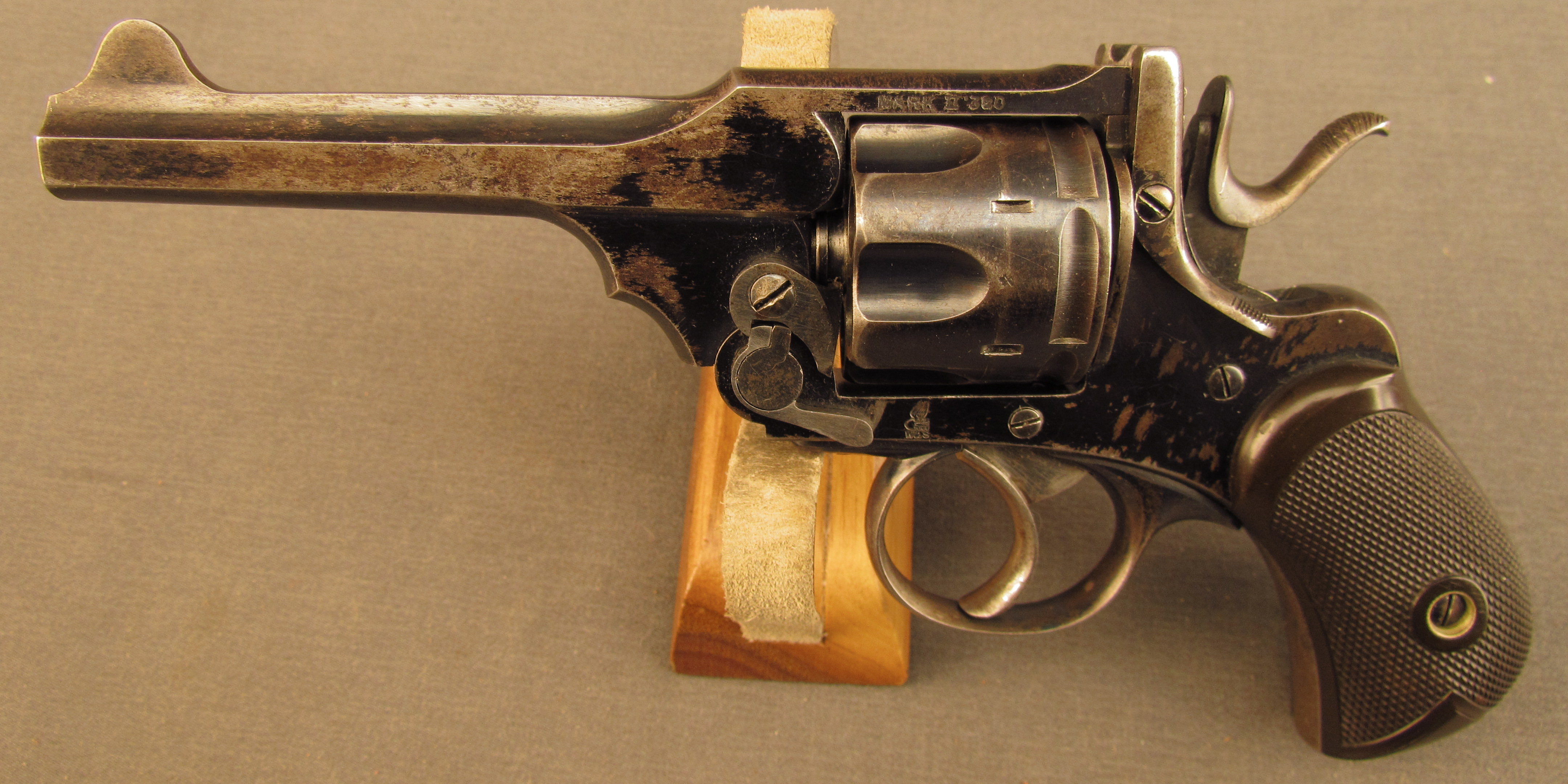 Meilleurs fonds d'écran Webley Mc Revolver Ii pour l'écran du téléphone