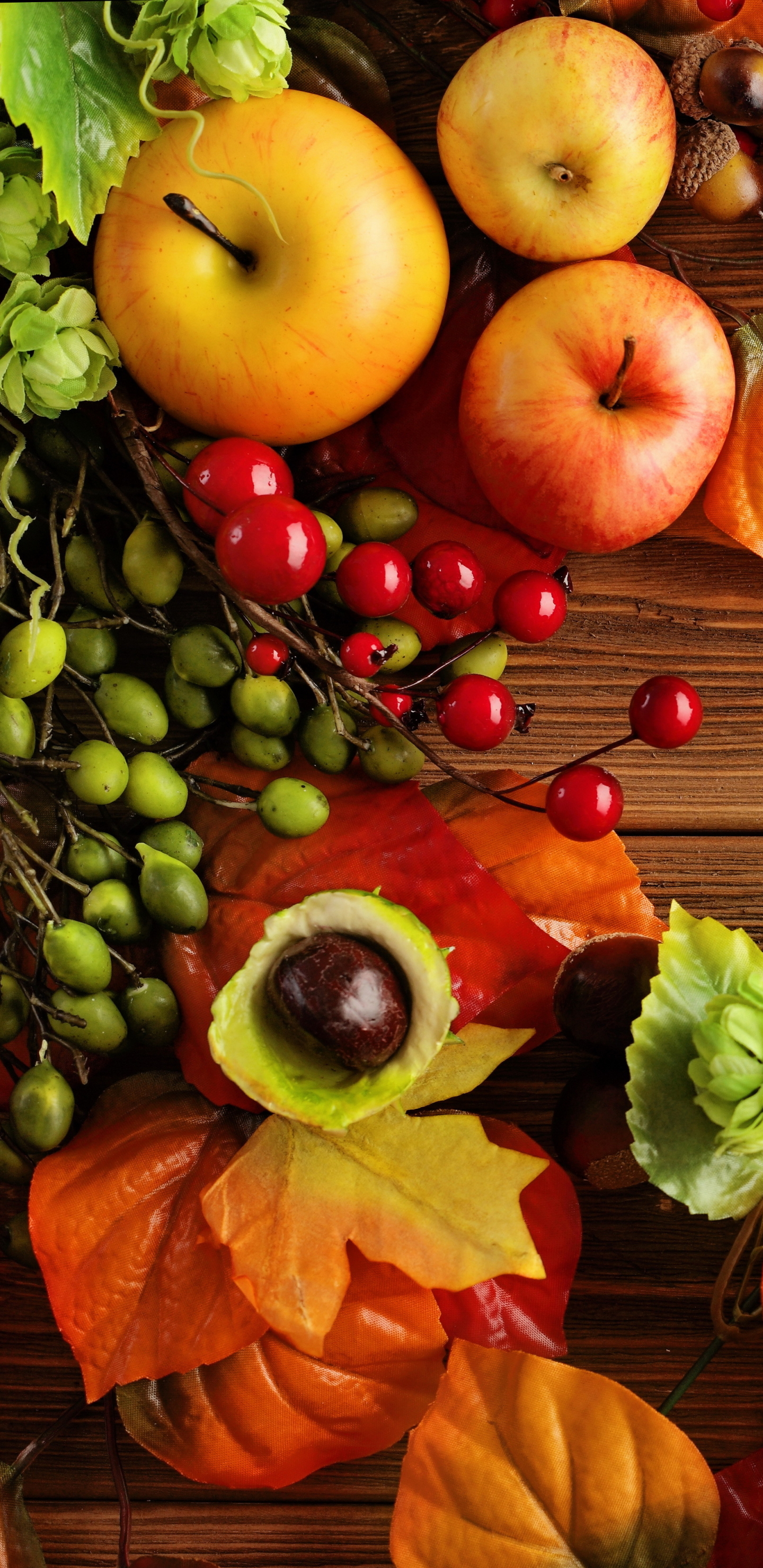 無料モバイル壁紙フルーツ, アップル, 秋, 葉, 静物, ベリー, 食べ物をダウンロードします。