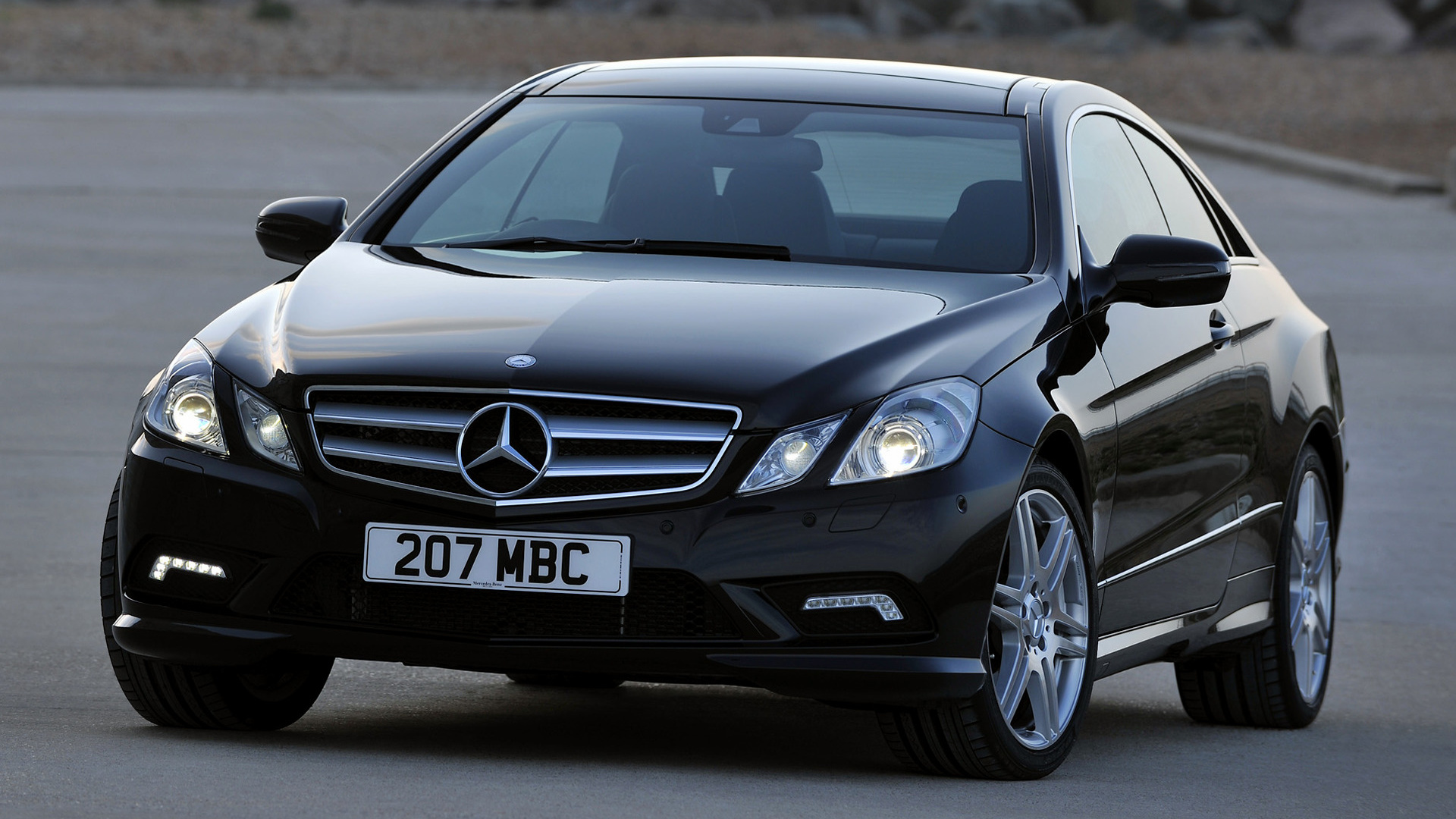 Laden Sie Mercedes Benz E 500 Coupé Amg Styling HD-Desktop-Hintergründe herunter