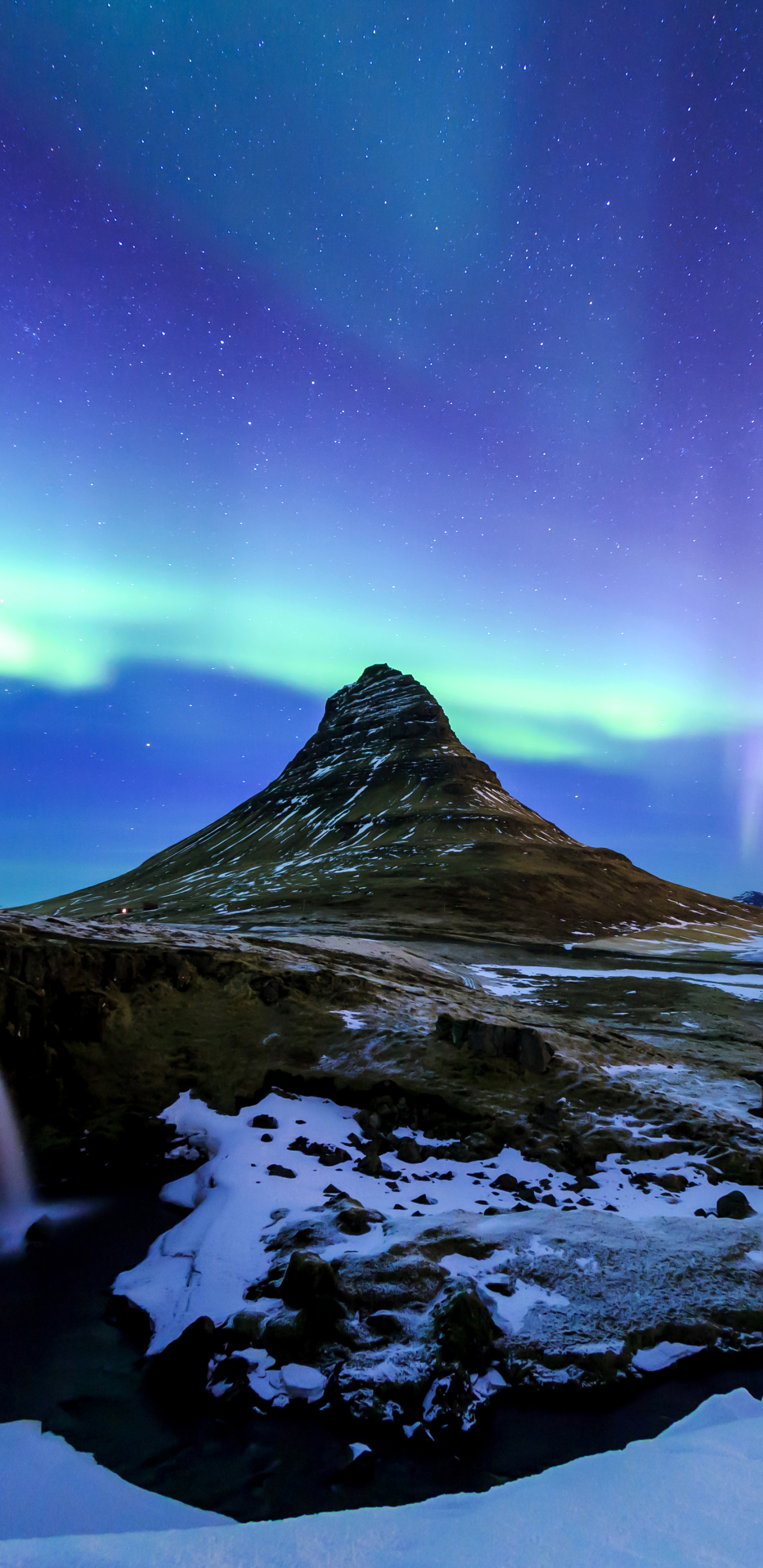無料モバイル壁紙冬, 滝, 雪, 山, 地球, オーロラ, アイスランド, キルキュフェルをダウンロードします。