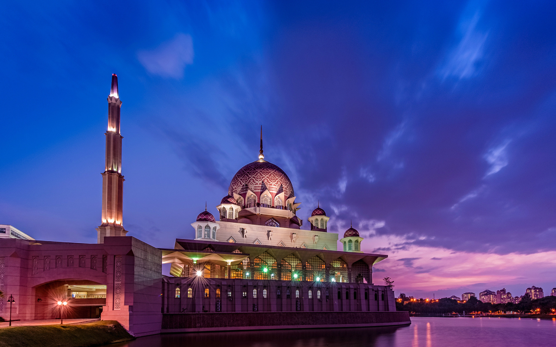 Laden Sie Putra Moschee HD-Desktop-Hintergründe herunter
