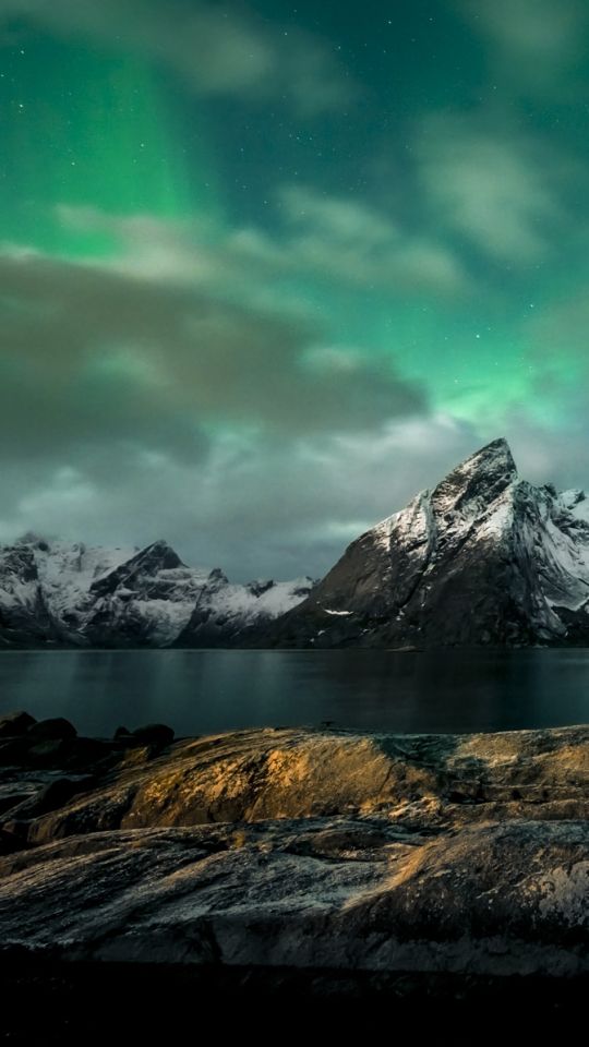 Download mobile wallpaper Winter, Snow, Mountain, Light, Earth, Aurora Borealis, Norway for free.