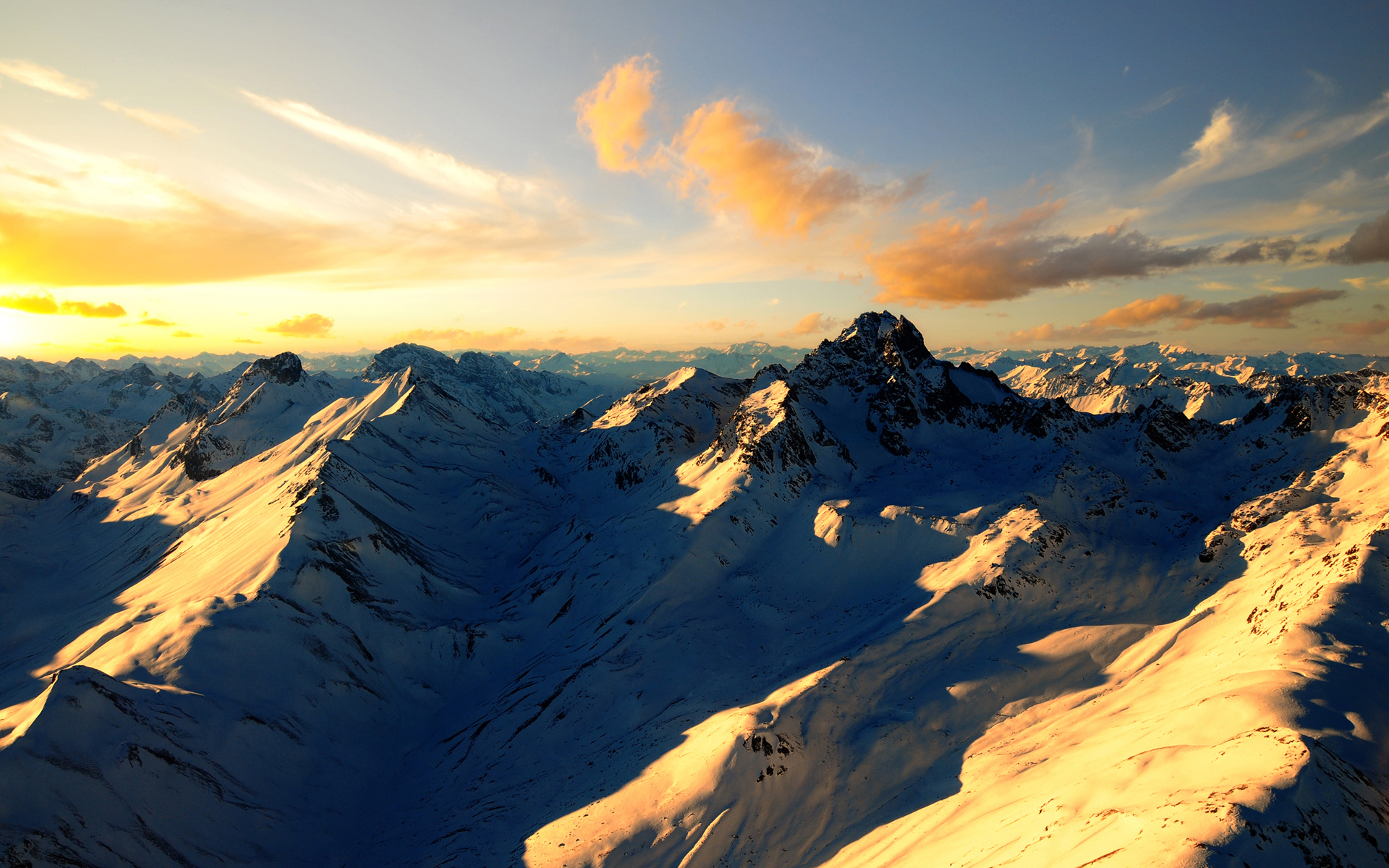 Descarga gratis la imagen Paisaje, Nieve, Puesta Del Sol, Montañas, Nubes en el escritorio de tu PC