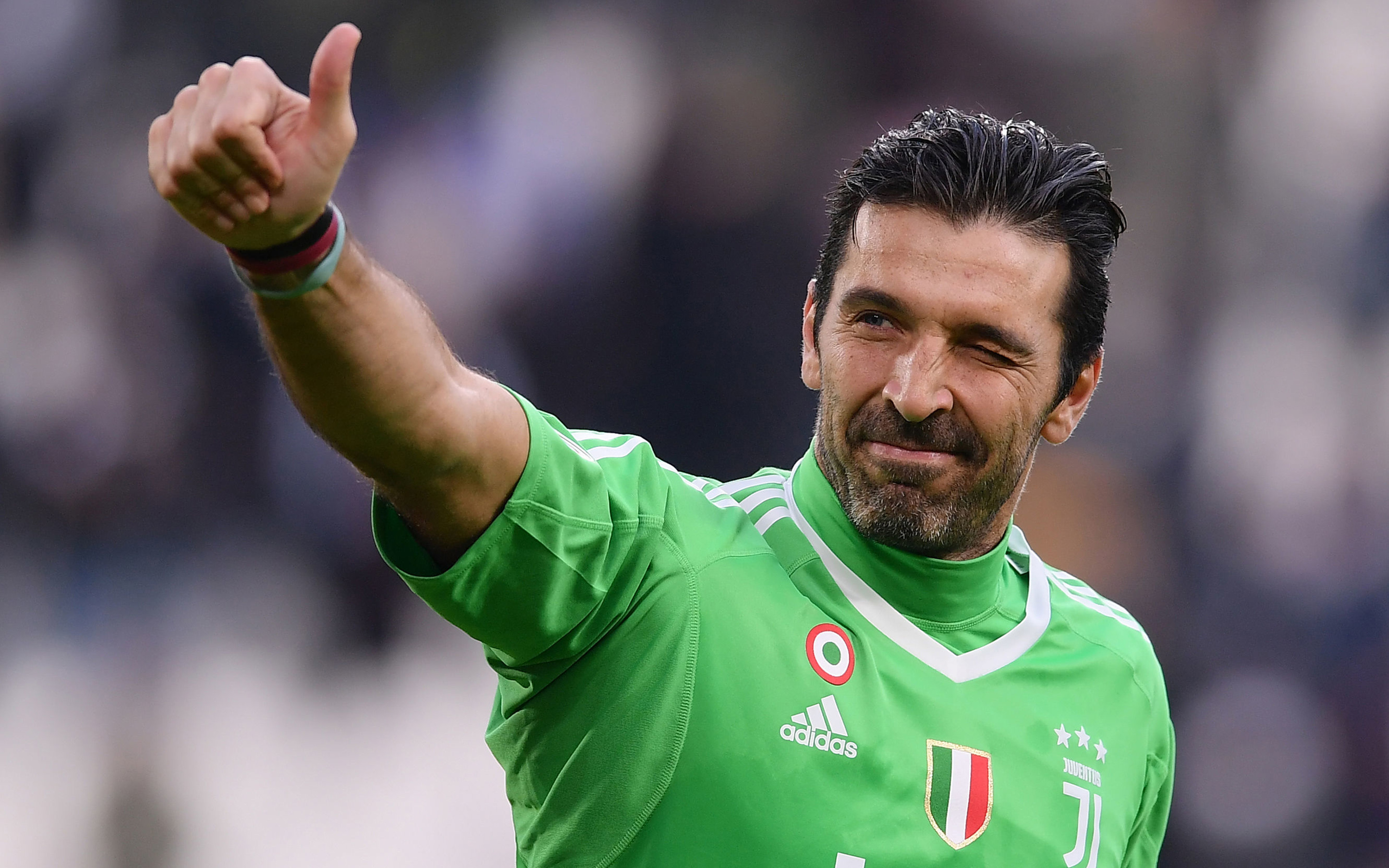 Download mobile wallpaper Sports, Soccer, Juventus F C, Gianluigi Buffon for free.