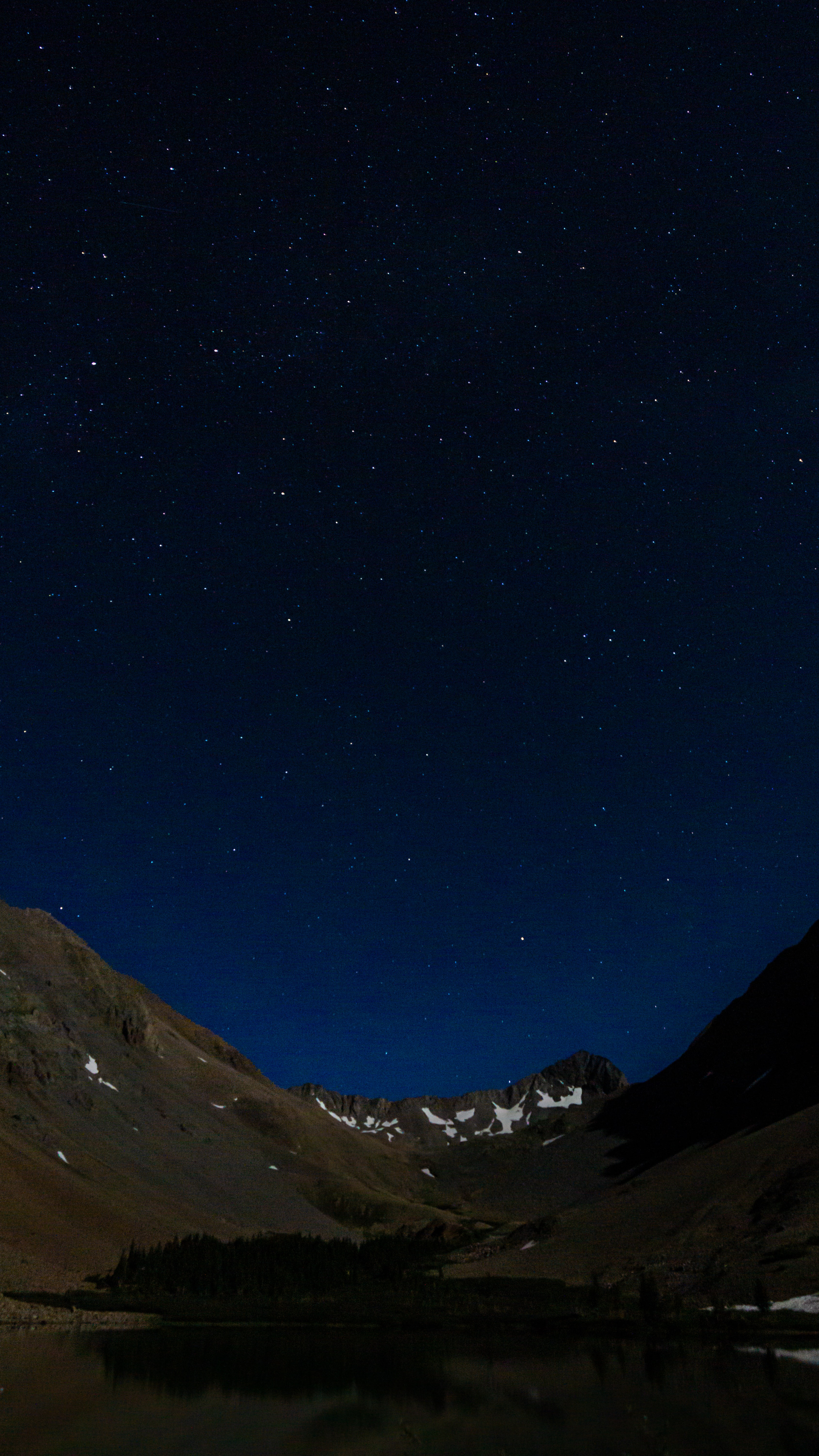 Descarga gratis la imagen Montañas, Noche, Lago, Oscuro, Alivio, Cielo Estrellado en el escritorio de tu PC