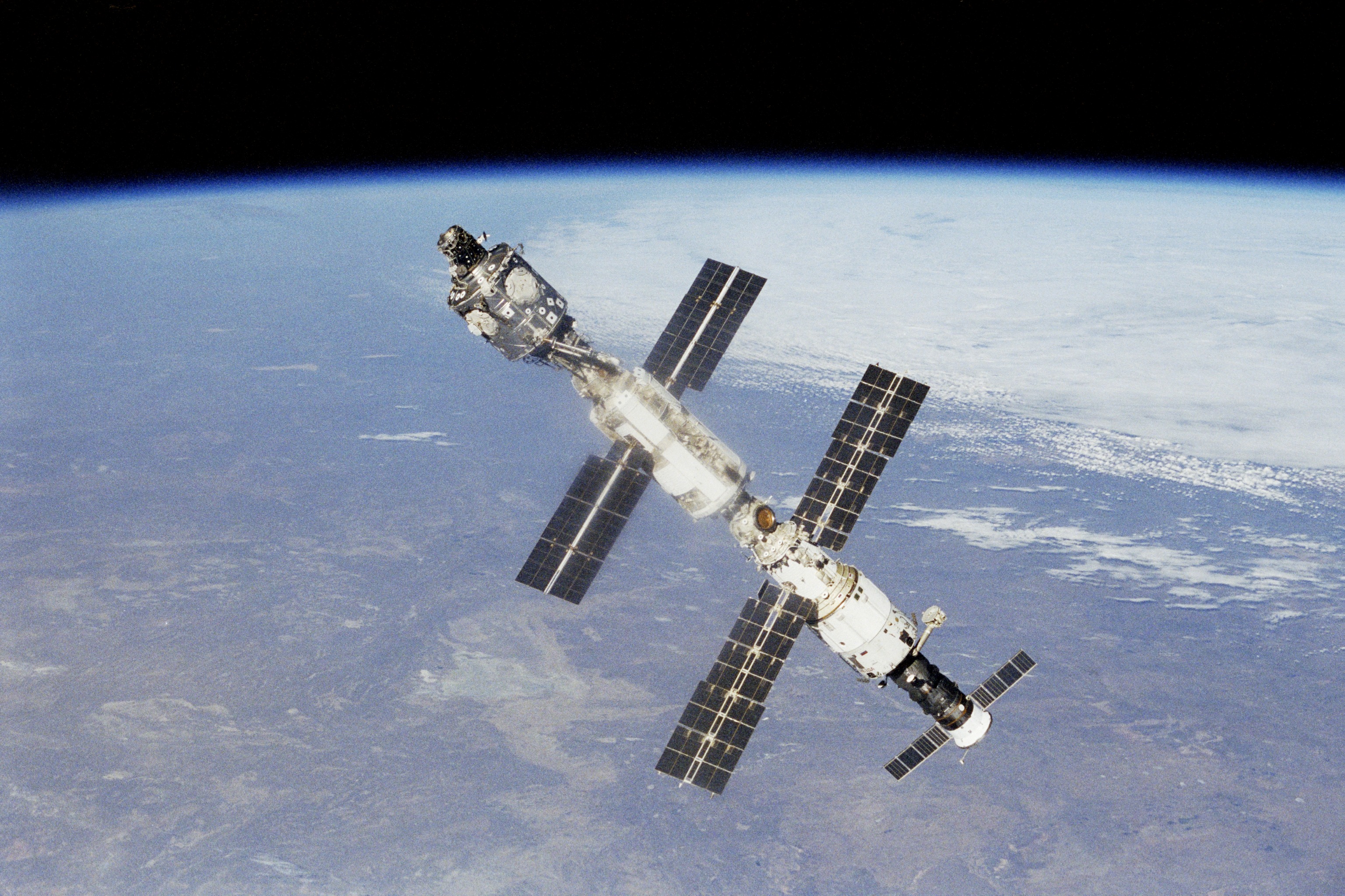 719342 descargar imagen hecho por el hombre, estación espacial internacional: fondos de pantalla y protectores de pantalla gratis