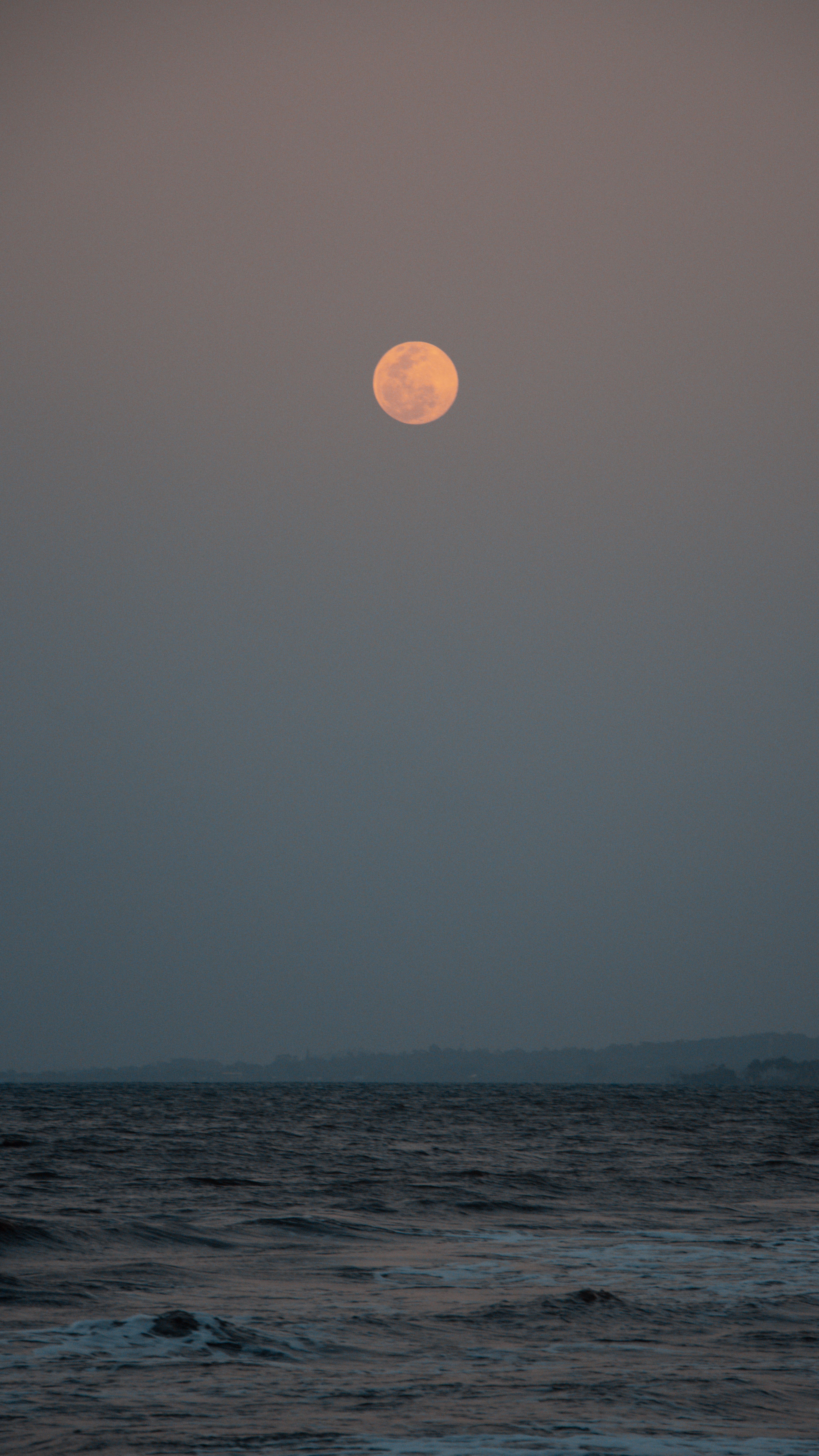 Download mobile wallpaper Horizon, Evening, Nature, Water, Moon for free.