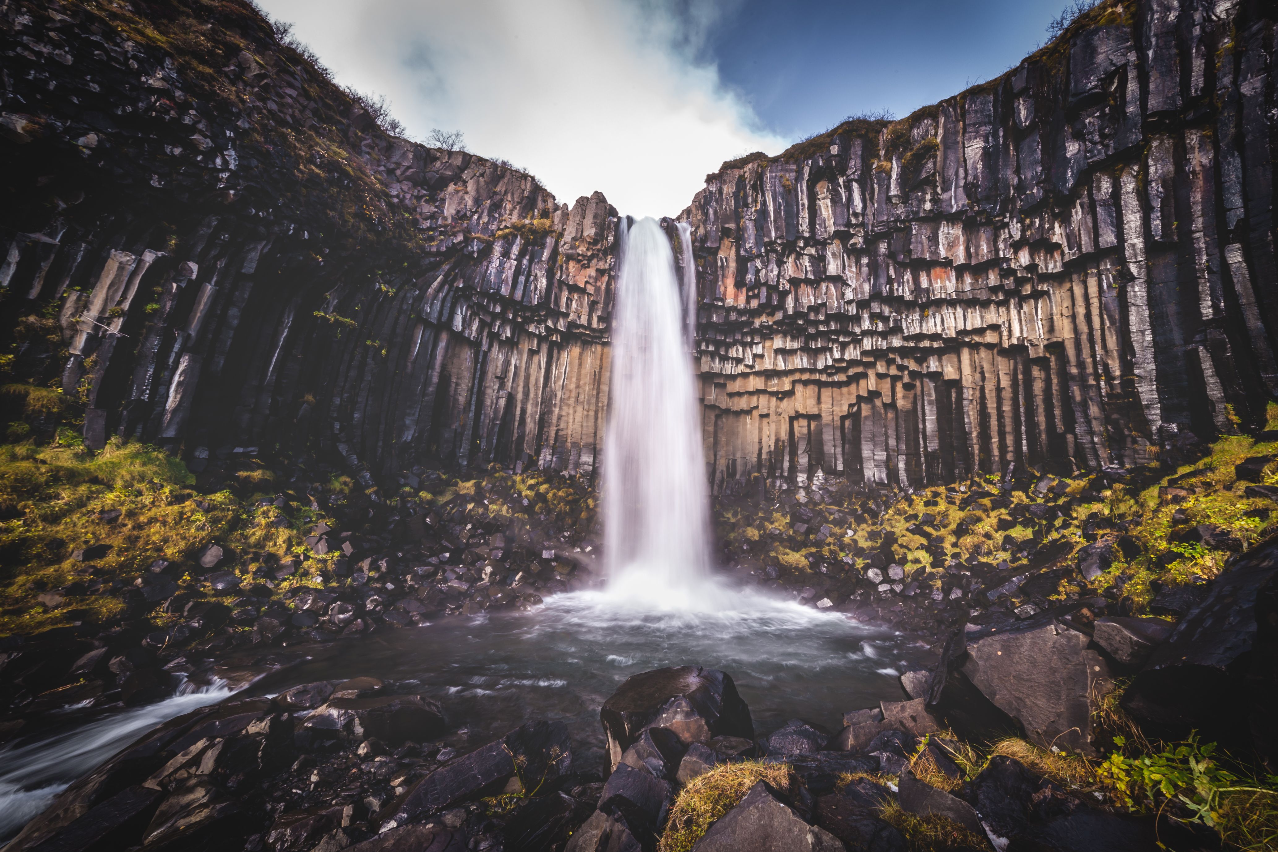 Laden Sie das Wasserfälle, Wasserfall, Erde/natur, Svartifoss-Bild kostenlos auf Ihren PC-Desktop herunter