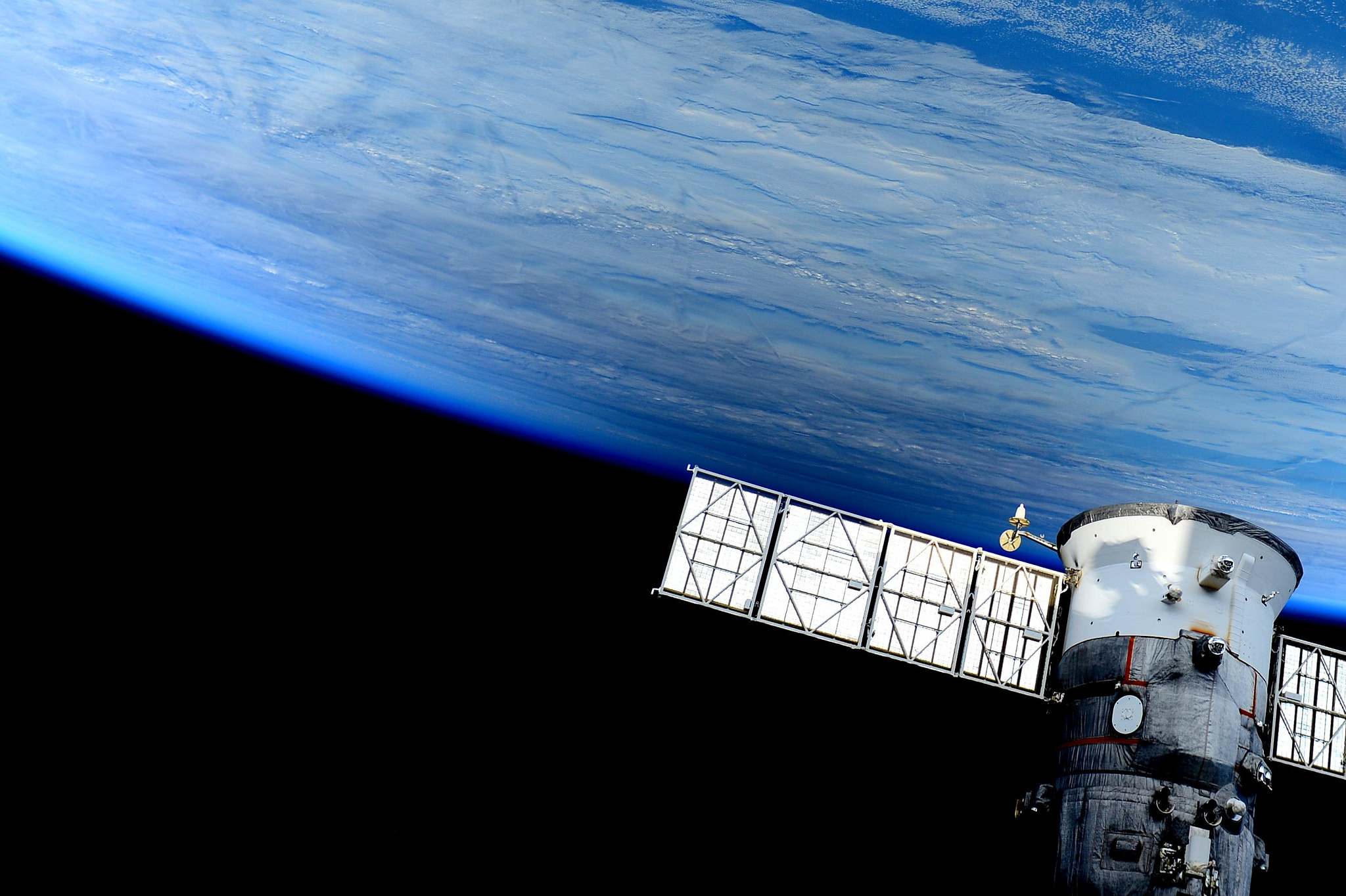 Скачати мобільні шпалери Космічний Корабель, Планета, Корабель, Космос безкоштовно.