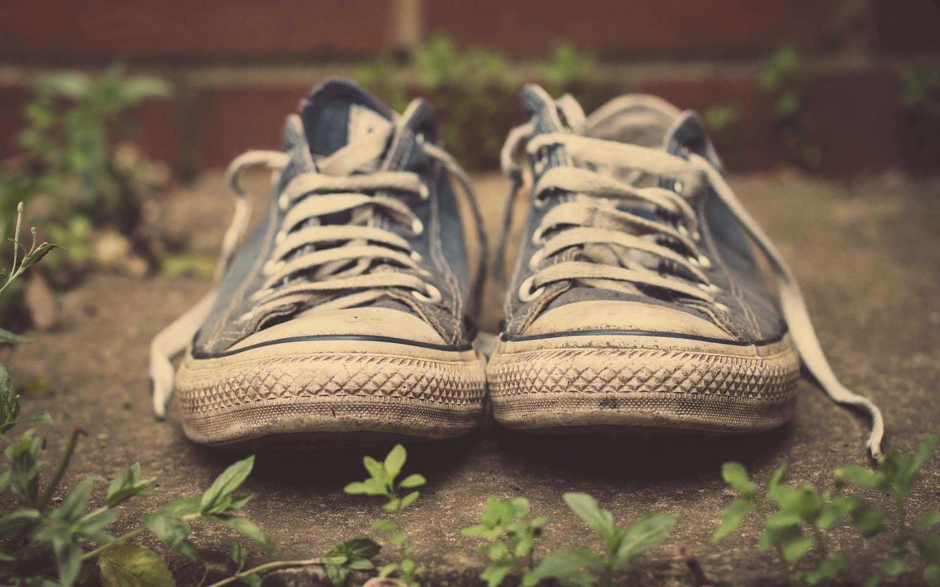 shoes, miscellanea, old, sports, miscellaneous, sneakers, mud, dirt, footwear, laces, shoelaces