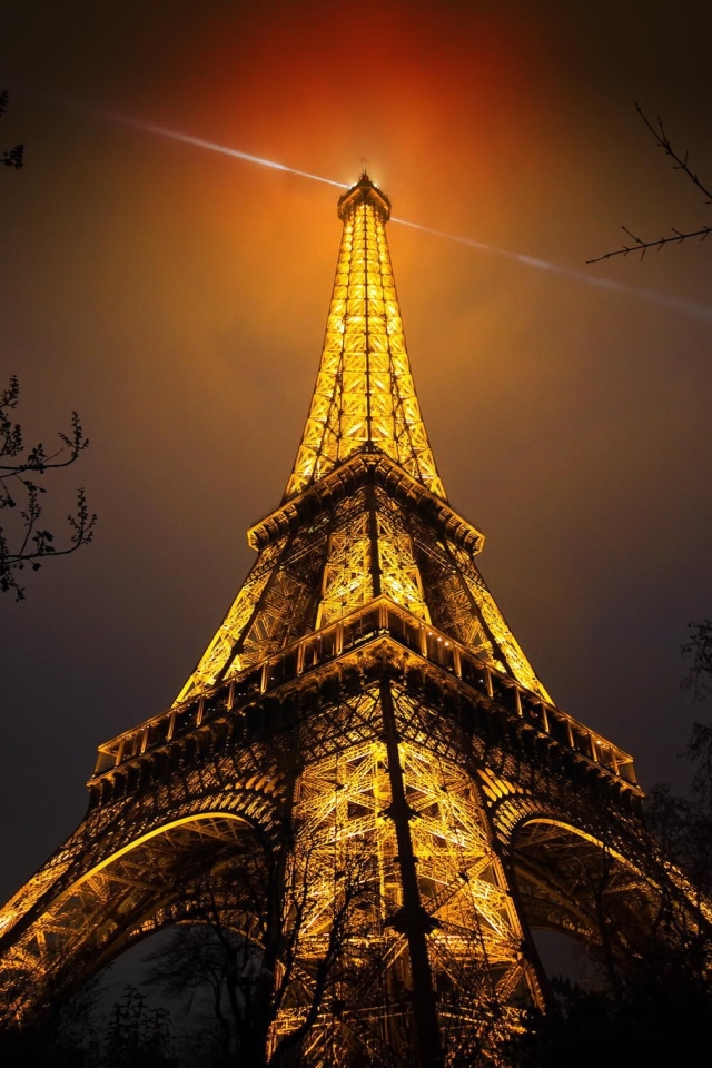 Handy-Wallpaper Eiffelturm, Licht, Nahansicht, Nacht, Monumente, Menschengemacht kostenlos herunterladen.