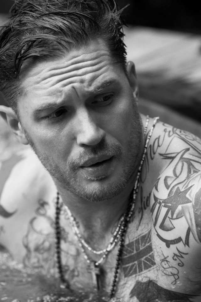 Download mobile wallpaper Tom Hardy, Tattoo, English, Celebrity, Black & White, Actor for free.