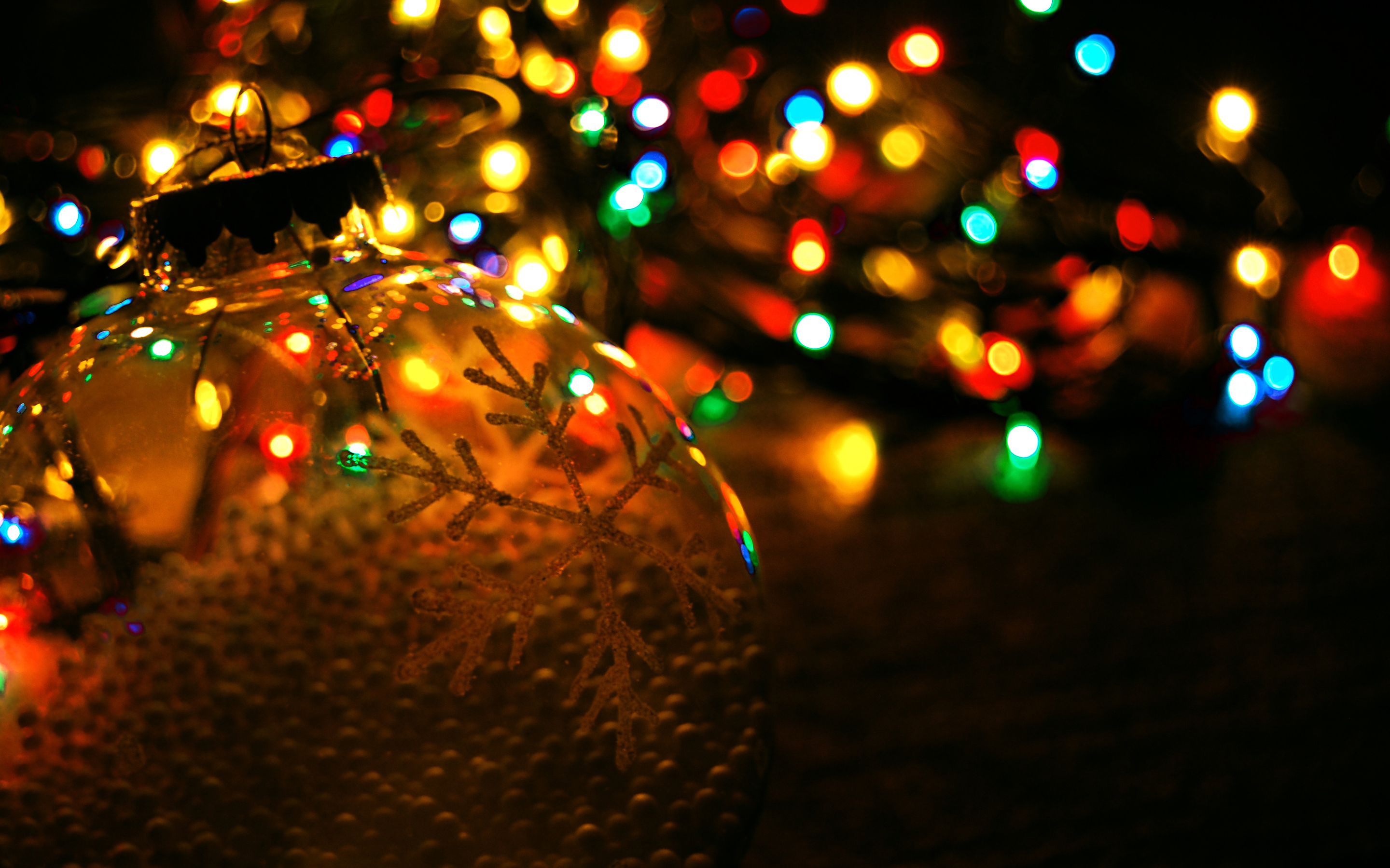 Free download wallpaper Christmas, Holiday, Christmas Ornaments, Christmas Lights on your PC desktop
