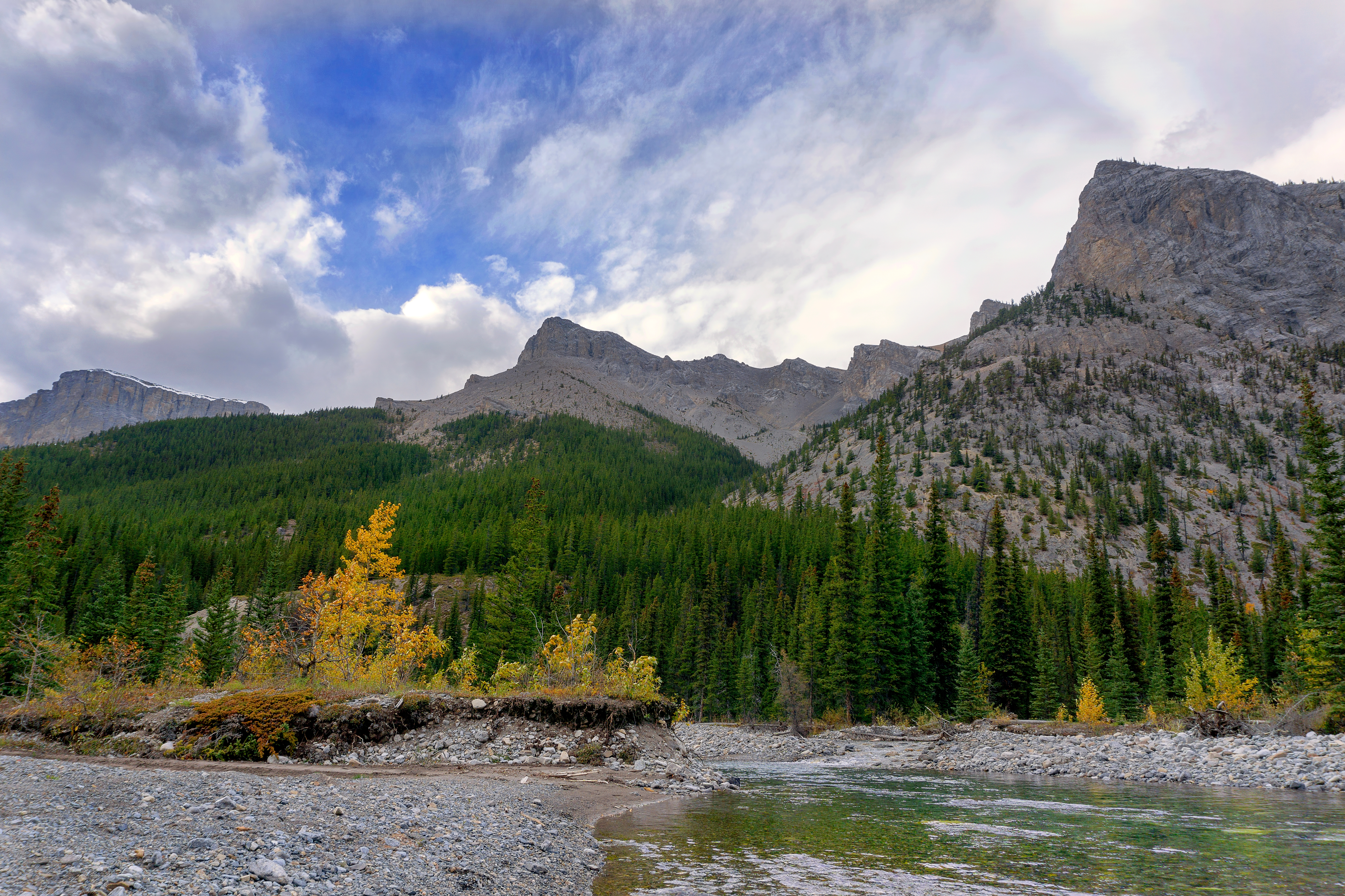 Free download wallpaper Nature, Water, Trees, Mountain, Vertex, Top, Coast on your PC desktop