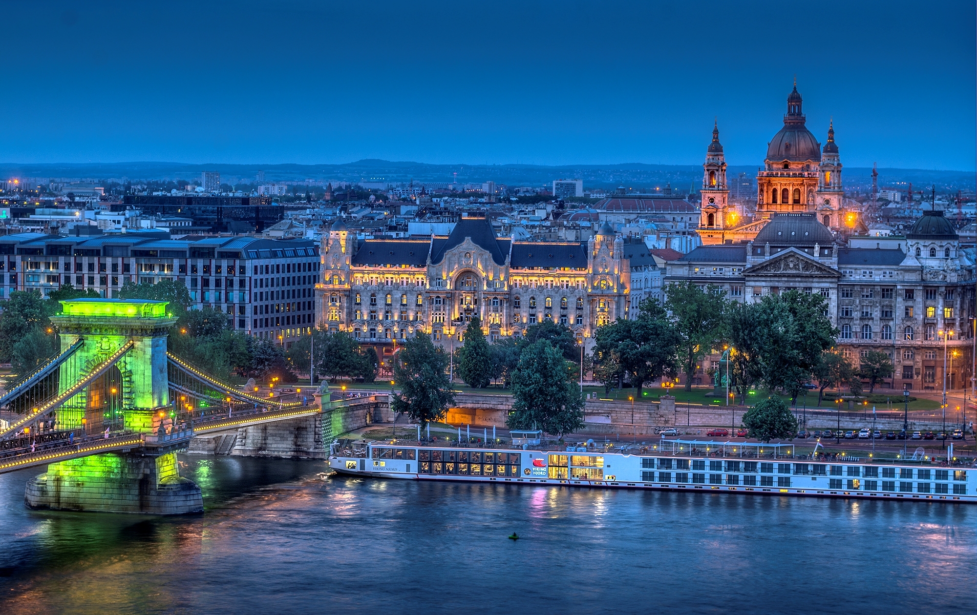 Завантажити шпалери Будапешт на телефон безкоштовно