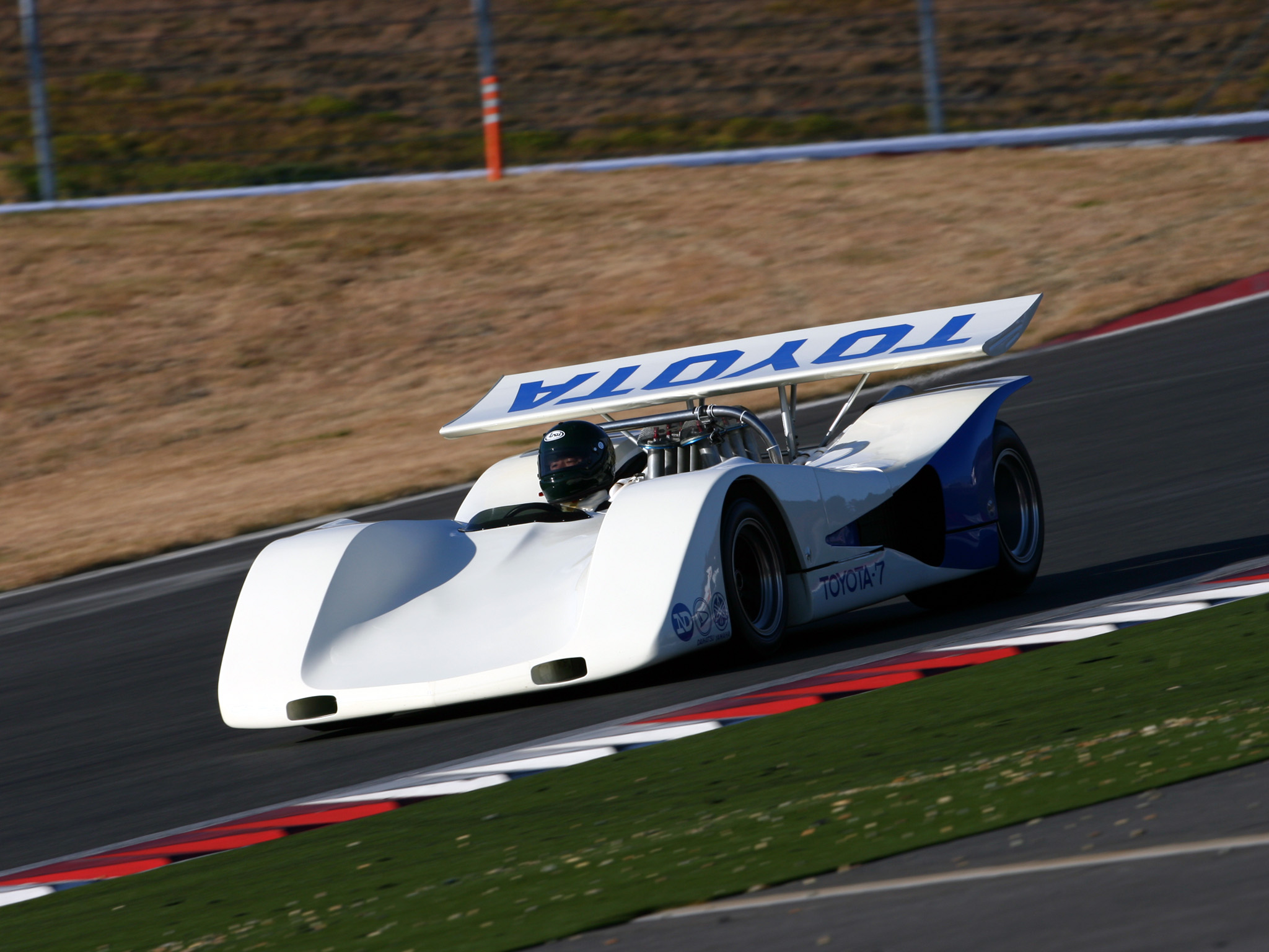 Téléchargez des papiers peints mobile Voiture De Course, Véhicules gratuitement.