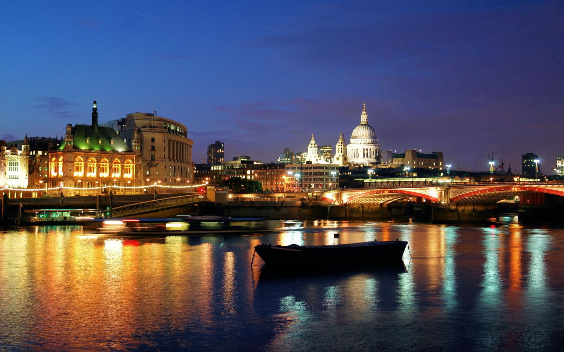 Скачать картинку Лондон, Огни, Города, Мост, Река, Ночь в телефон бесплатно.