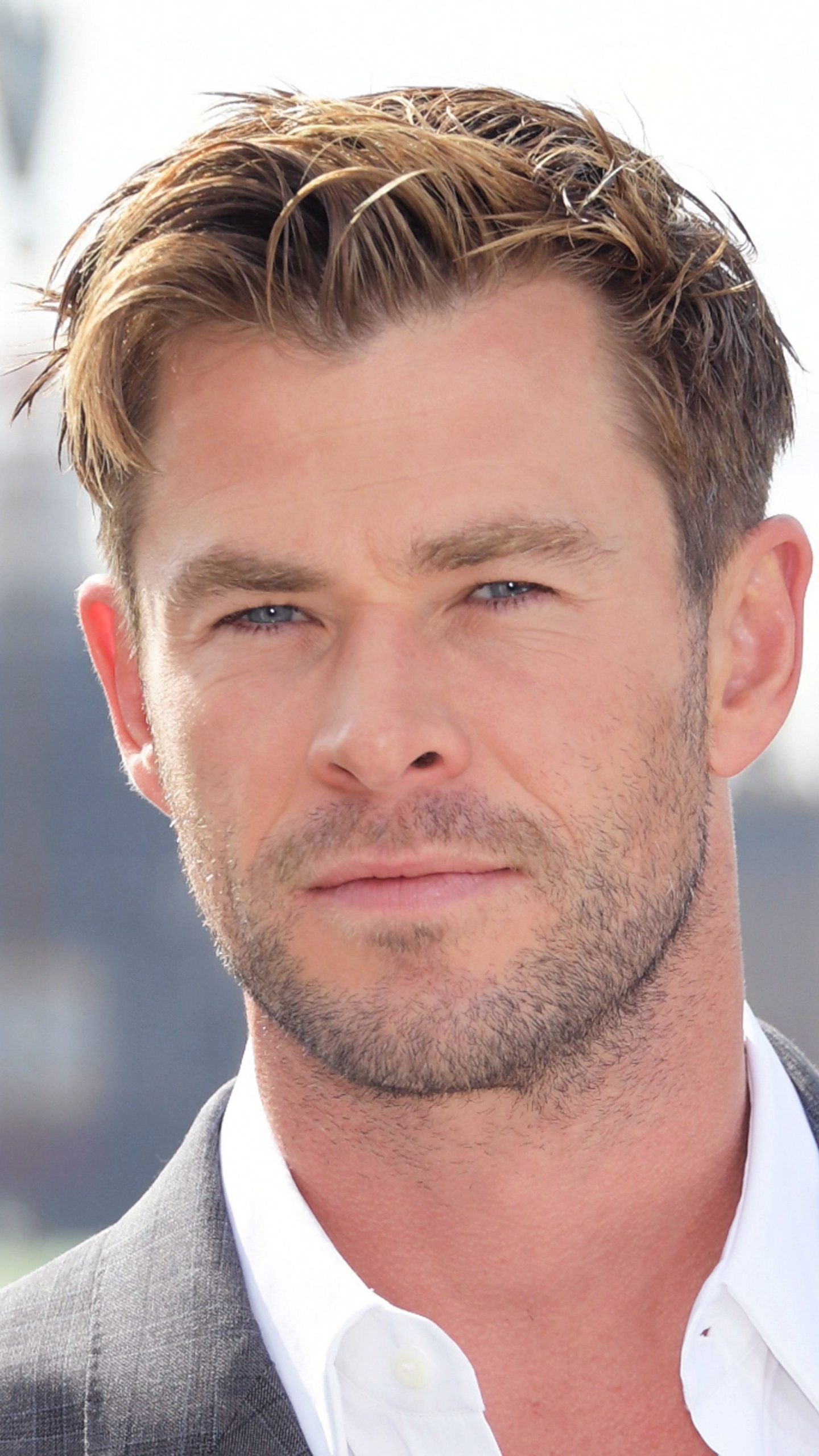 Descarga gratuita de fondo de pantalla para móvil de Australiano, Celebridades, Actor, Chris Hemsworth.