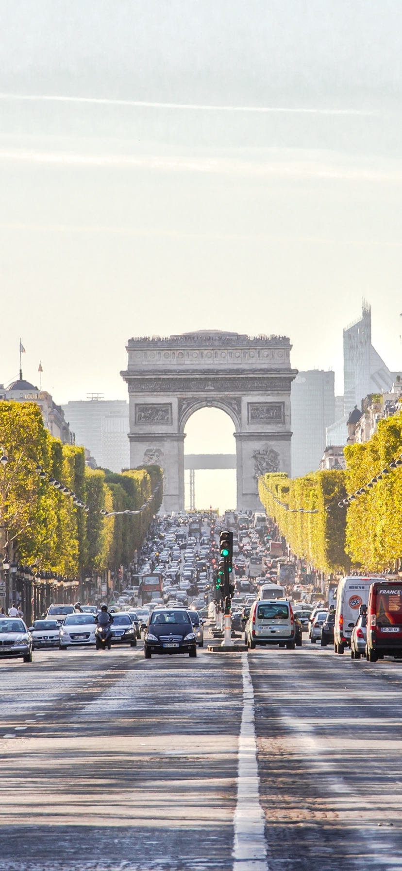 Handy-Wallpaper Paris, Straße, Frankreich, Monumente, Triumphbogen, Menschengemacht, Innerortsstraße, Von Bäumen Gesäumt kostenlos herunterladen.