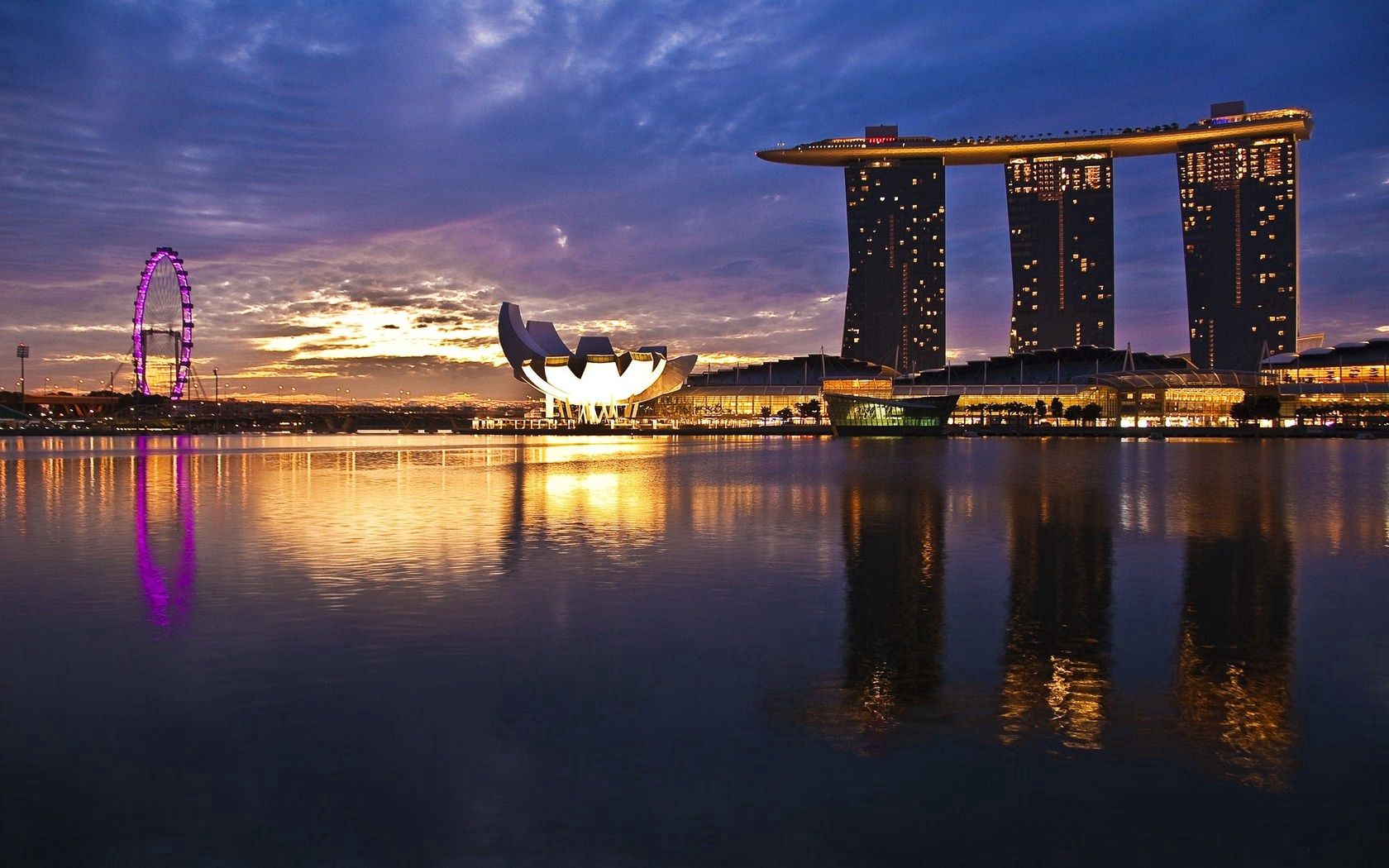 114163 скачать картинку города, отражение, восход, сооружение, сингапур - обои и заставки бесплатно