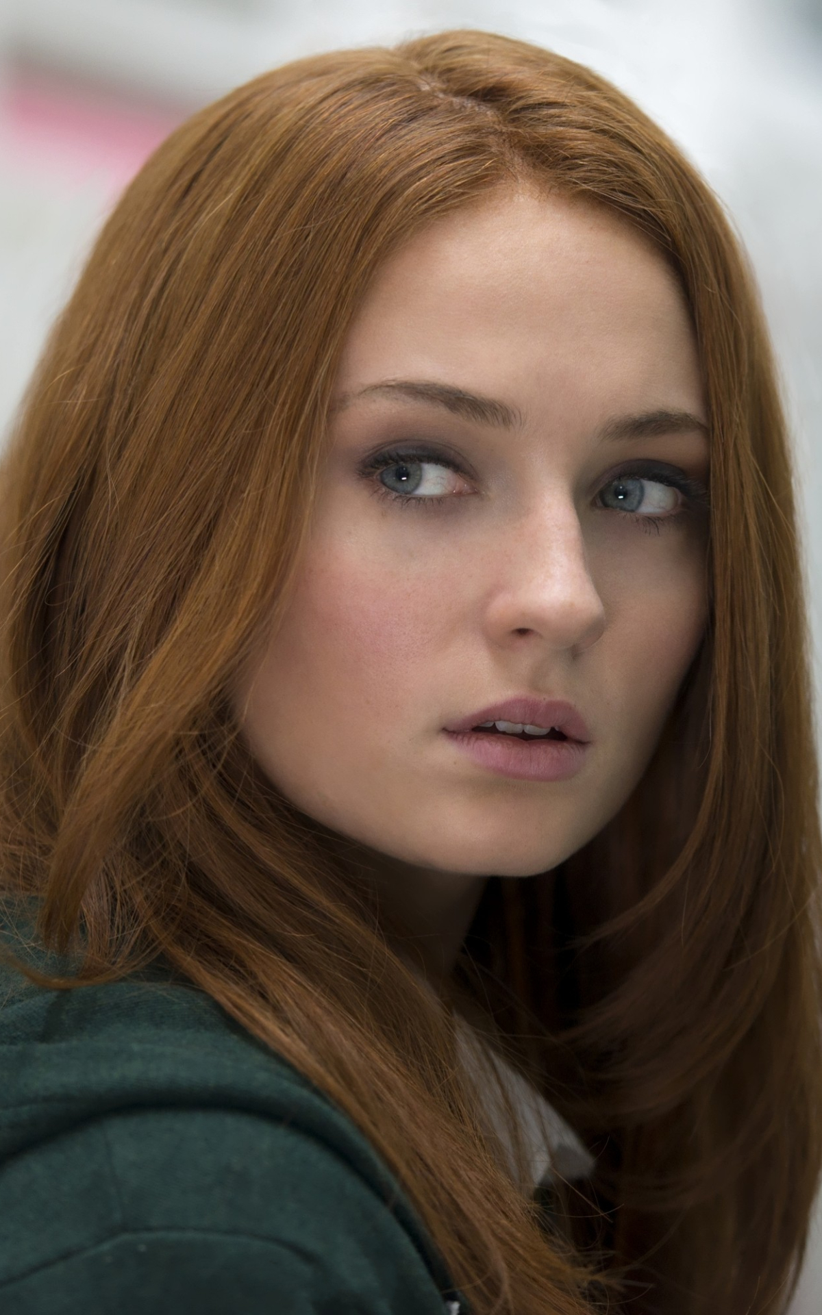 Download mobile wallpaper Redhead, English, Face, Blue Eyes, Celebrity, Actress, Sophie Turner for free.