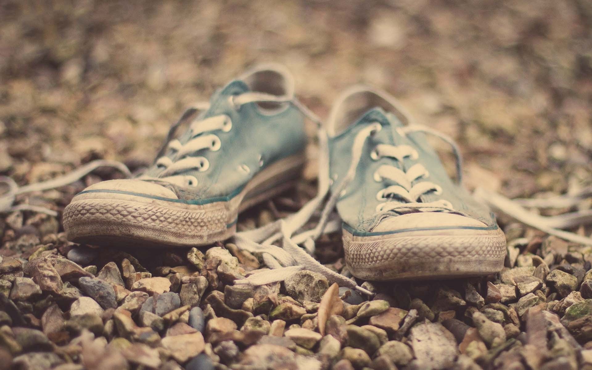 footwear, stones, miscellanea, miscellaneous, sneakers, old, mud, dirt, shoes