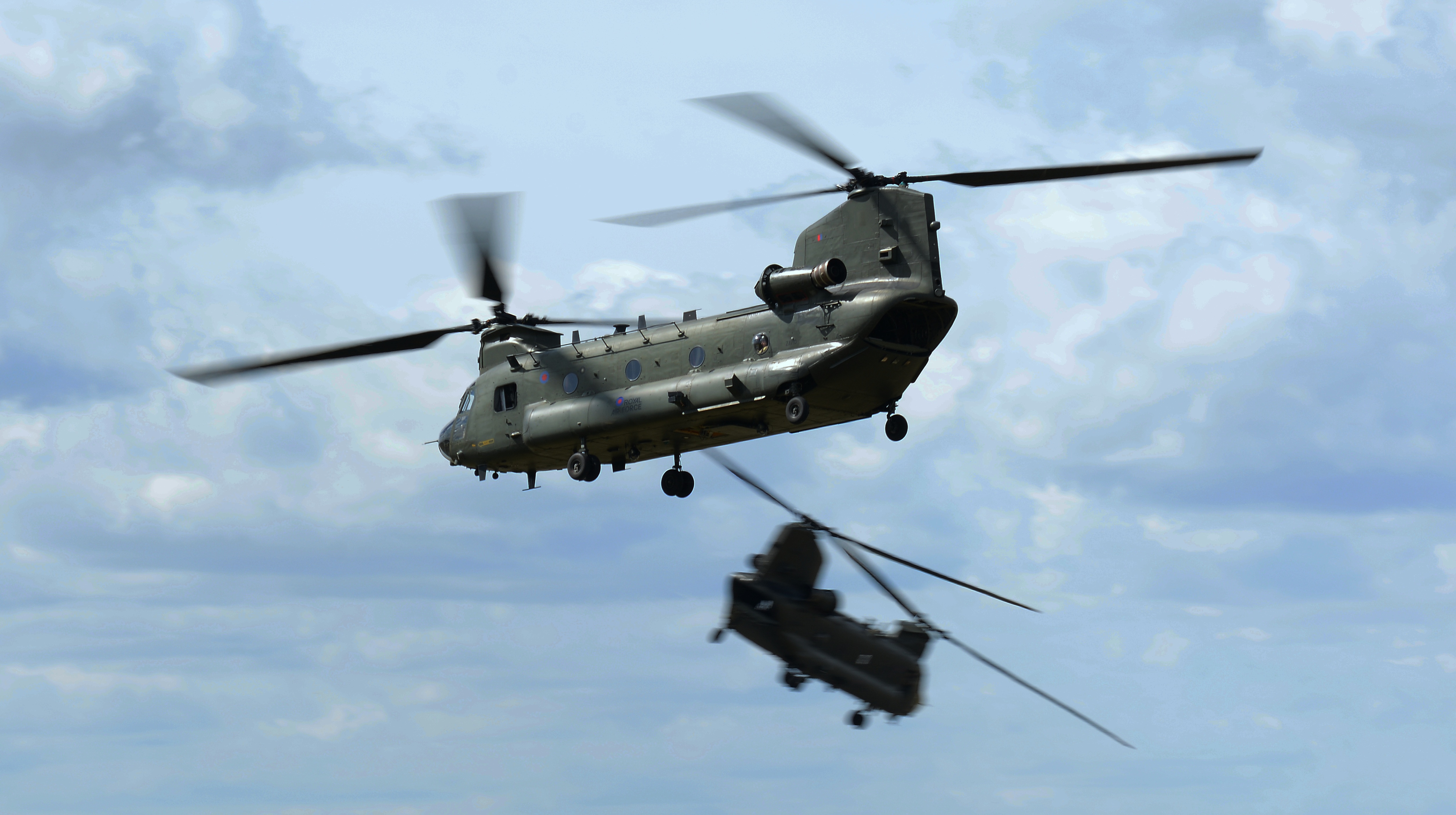 Download mobile wallpaper Helicopter, Military, Boeing Ch 47 Chinook, Transport Aircraft, Military Helicopters for free.