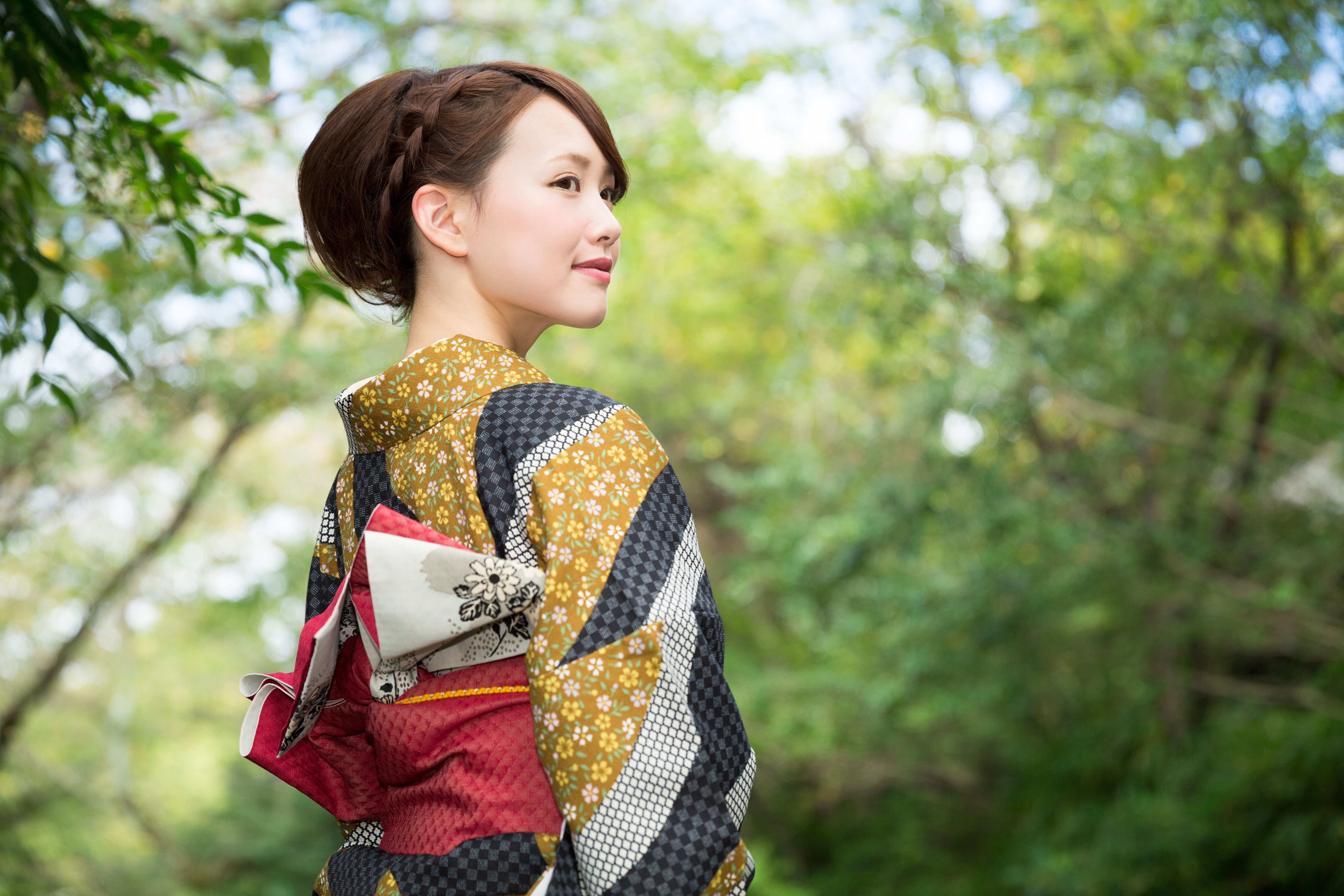 Téléchargez des papiers peints mobile Bokeh, Kimono, Brune, Asiatique, Femmes gratuitement.