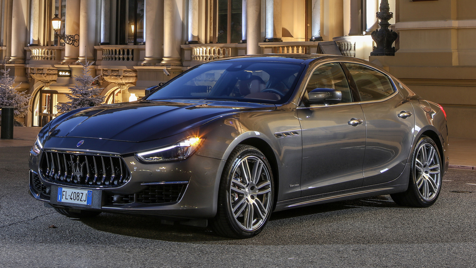 Laden Sie Maserati Ghibli Granlusso HD-Desktop-Hintergründe herunter