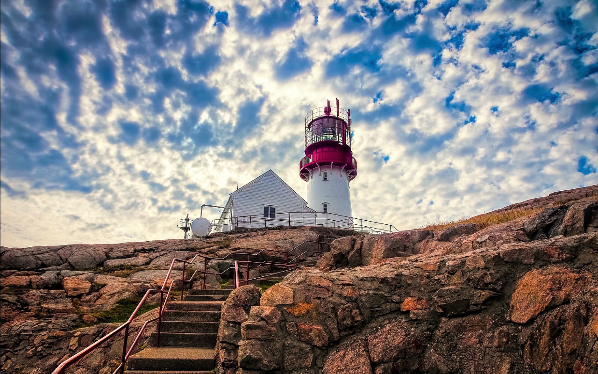 Laden Sie das Leuchtturm, Wolke, Himmel, Menschengemacht-Bild kostenlos auf Ihren PC-Desktop herunter