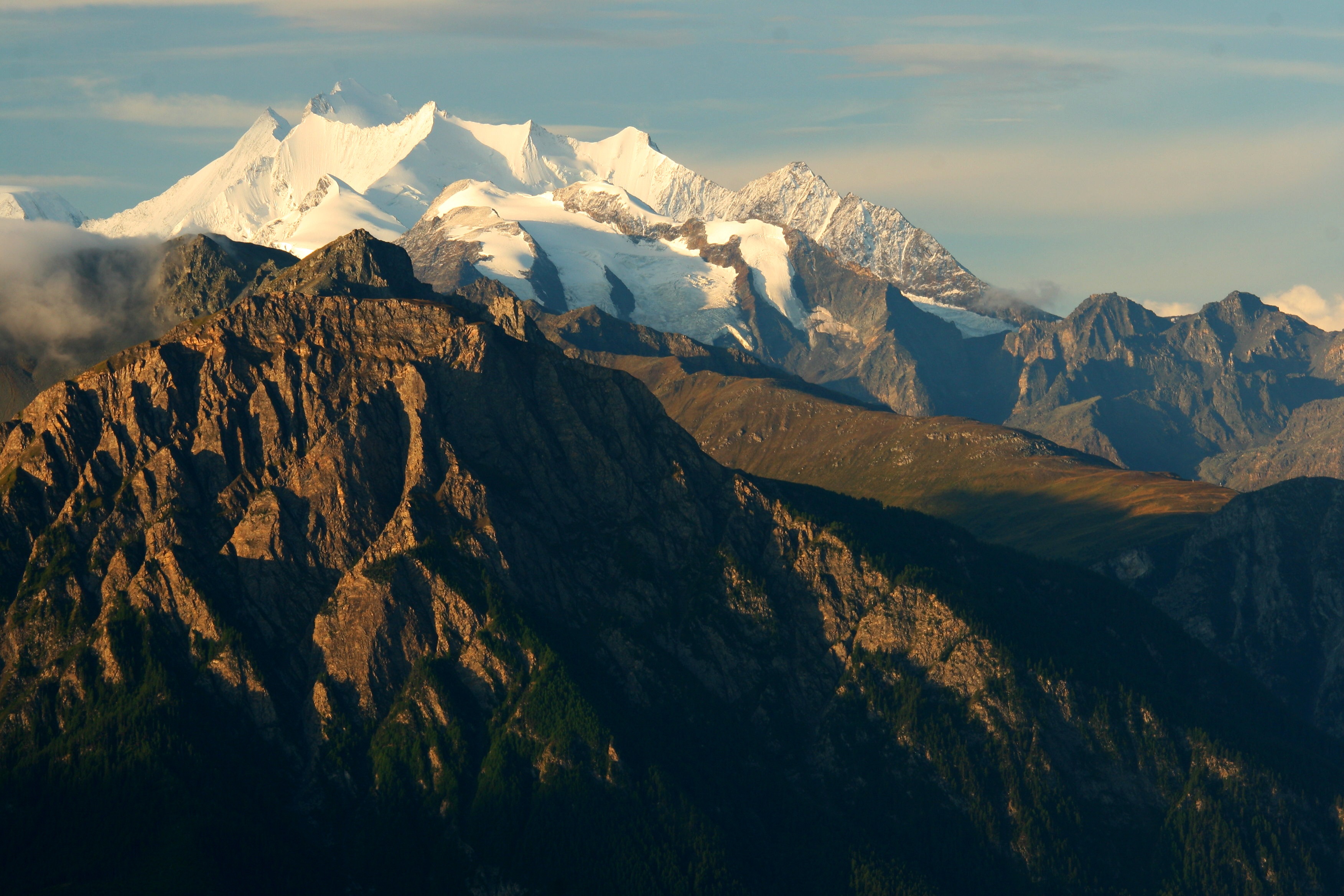 Скачать картинку Вершина, Горы, Природа, Альпы, Швейцария в телефон бесплатно.