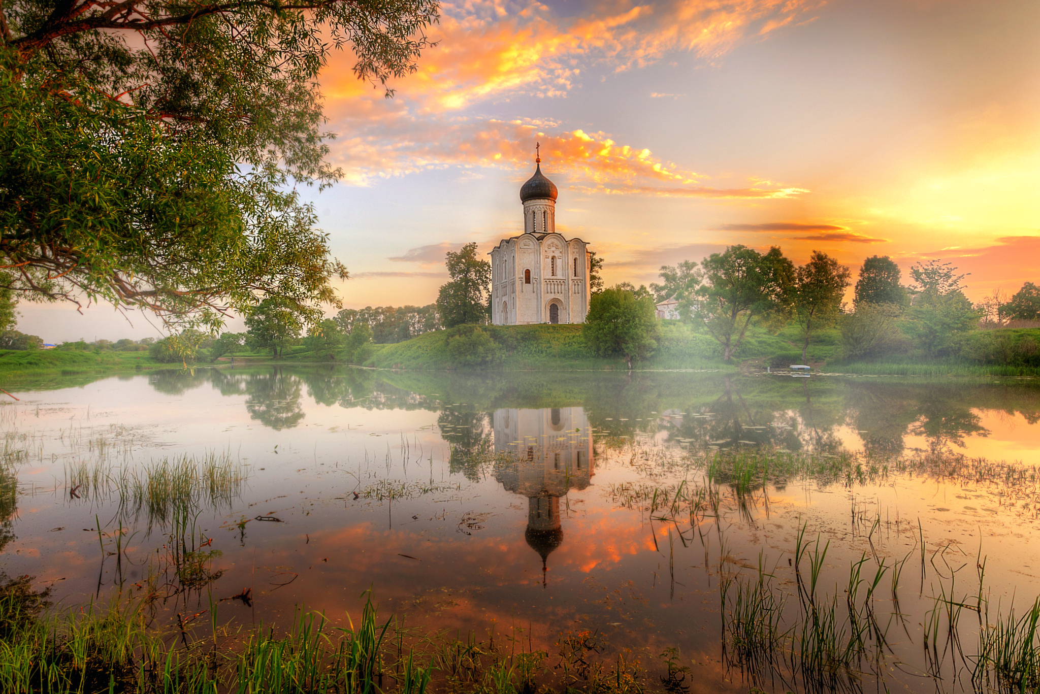 Download mobile wallpaper Architecture, Dawn, Building, Lake, Reflection, Church, Dome, Churches, Religious for free.