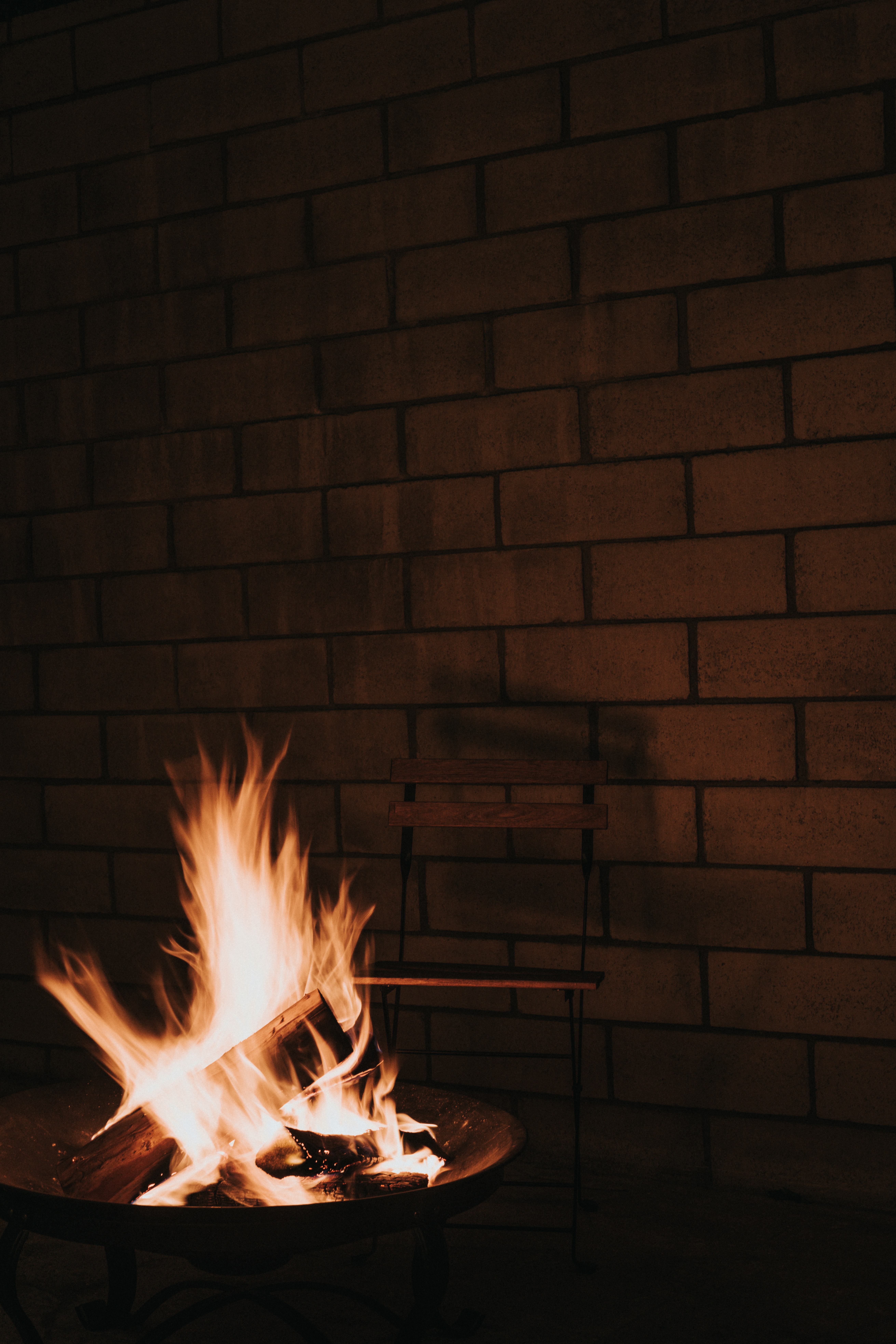 Free download wallpaper Fire, Chair, Firewood, Flame, Bonfire, Dark on your PC desktop