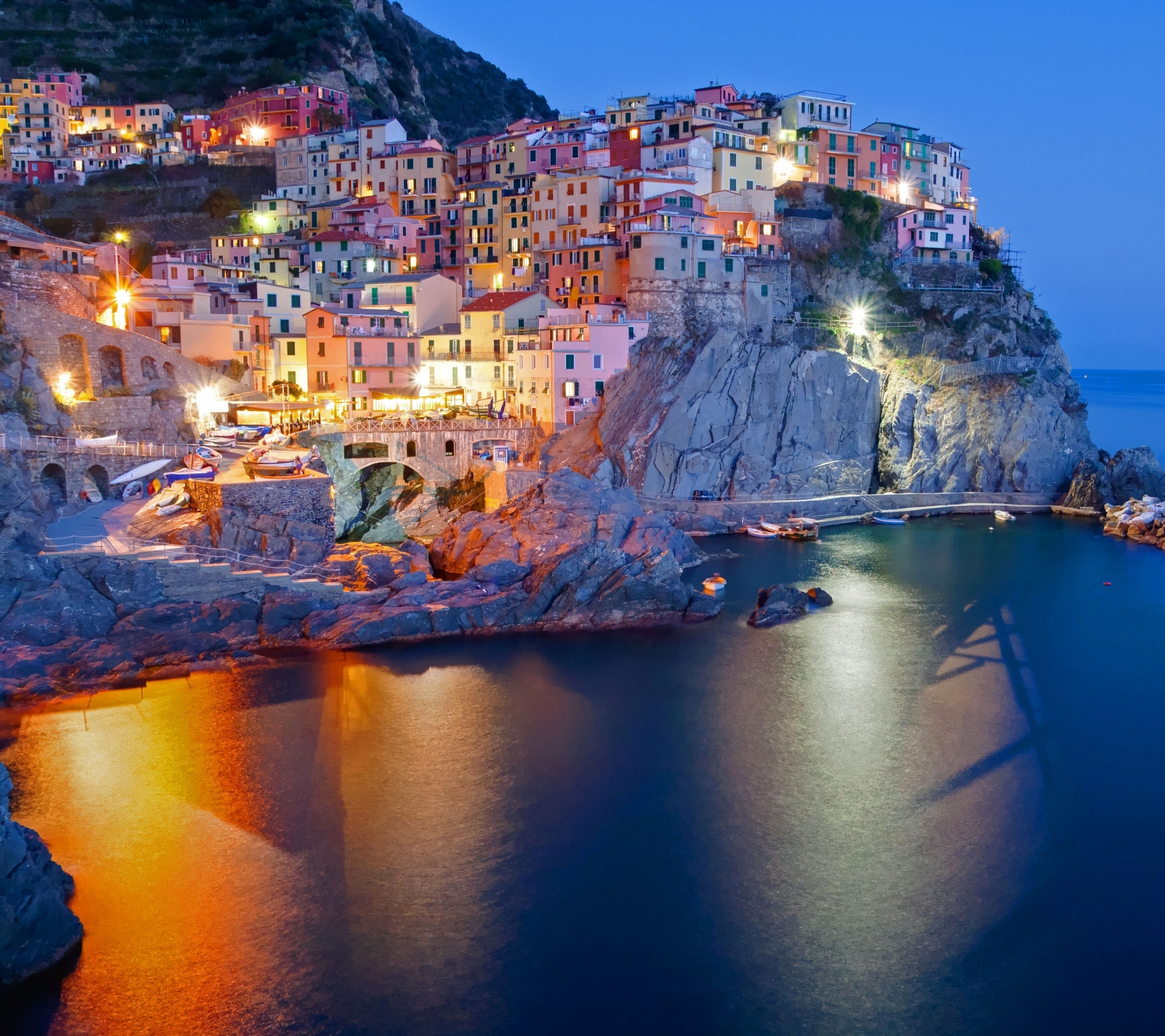 Laden Sie das Städte, Italien, Manarola, Cinque Terre, Menschengemacht, Ligurien-Bild kostenlos auf Ihren PC-Desktop herunter