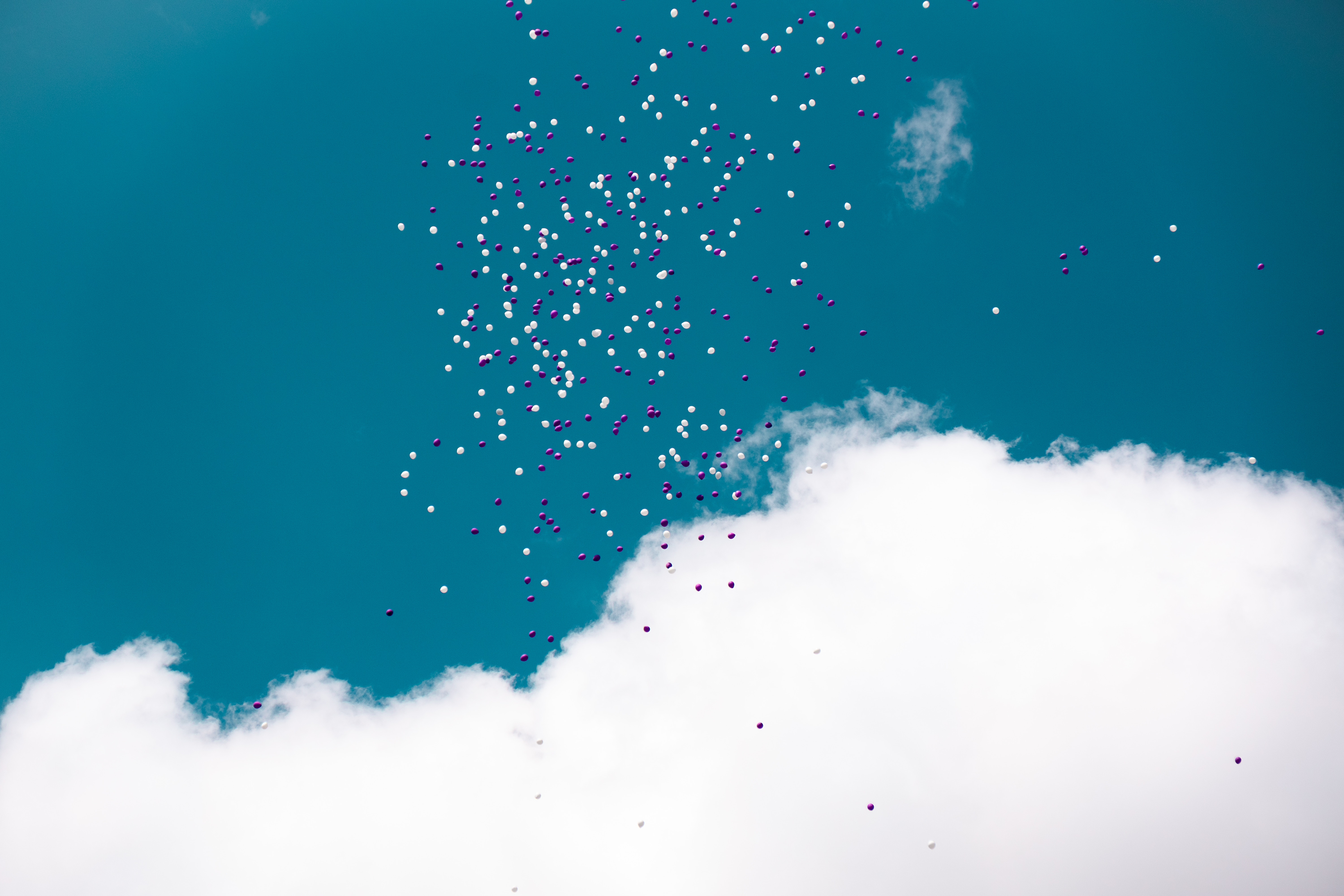 125975 скачать картинку воздушные шары, небо, облака, разное, полет, легкость - обои и заставки бесплатно
