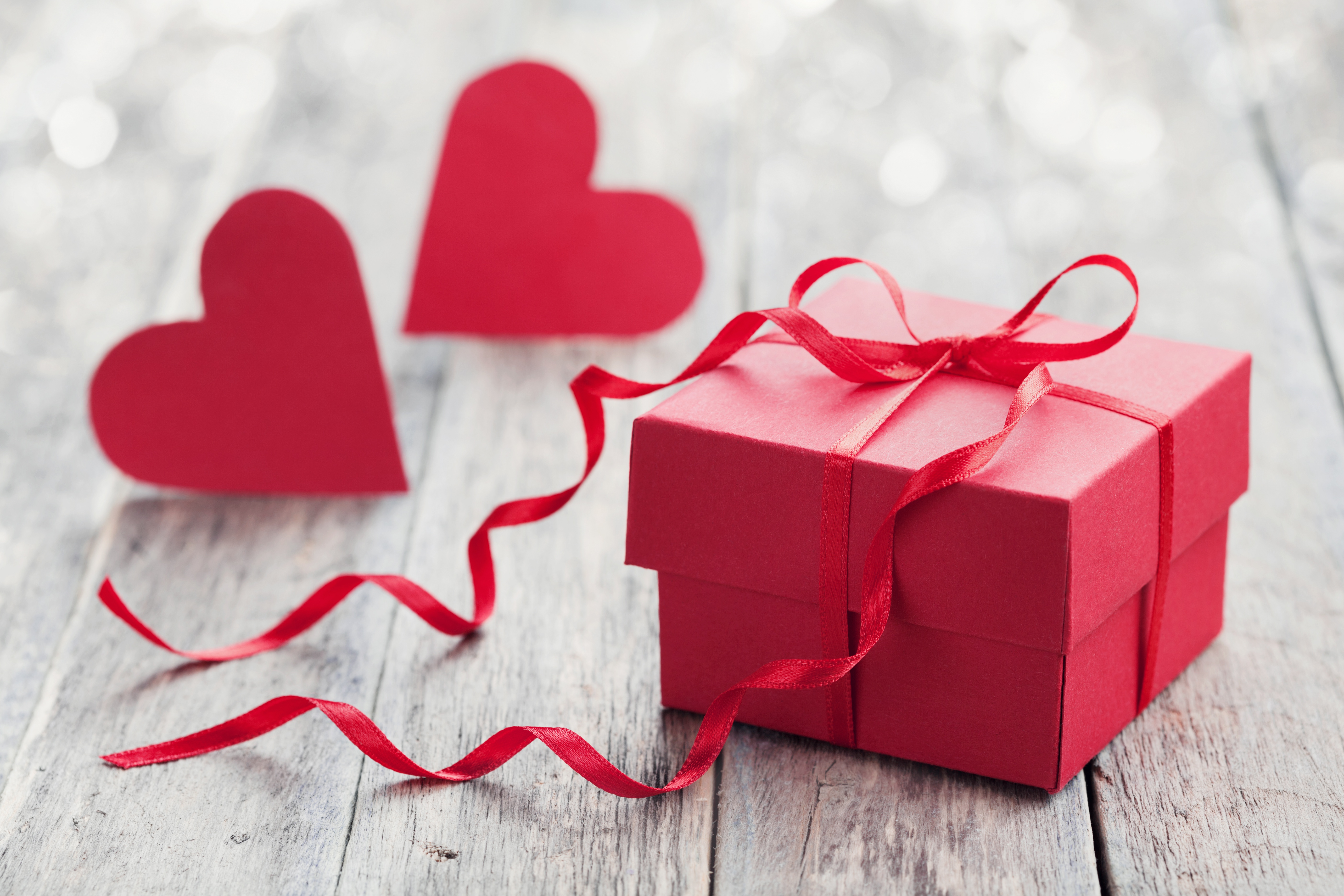 Laden Sie das Liebe, Verschiedenes, Geschenk, Bokeh, Herz-Bild kostenlos auf Ihren PC-Desktop herunter
