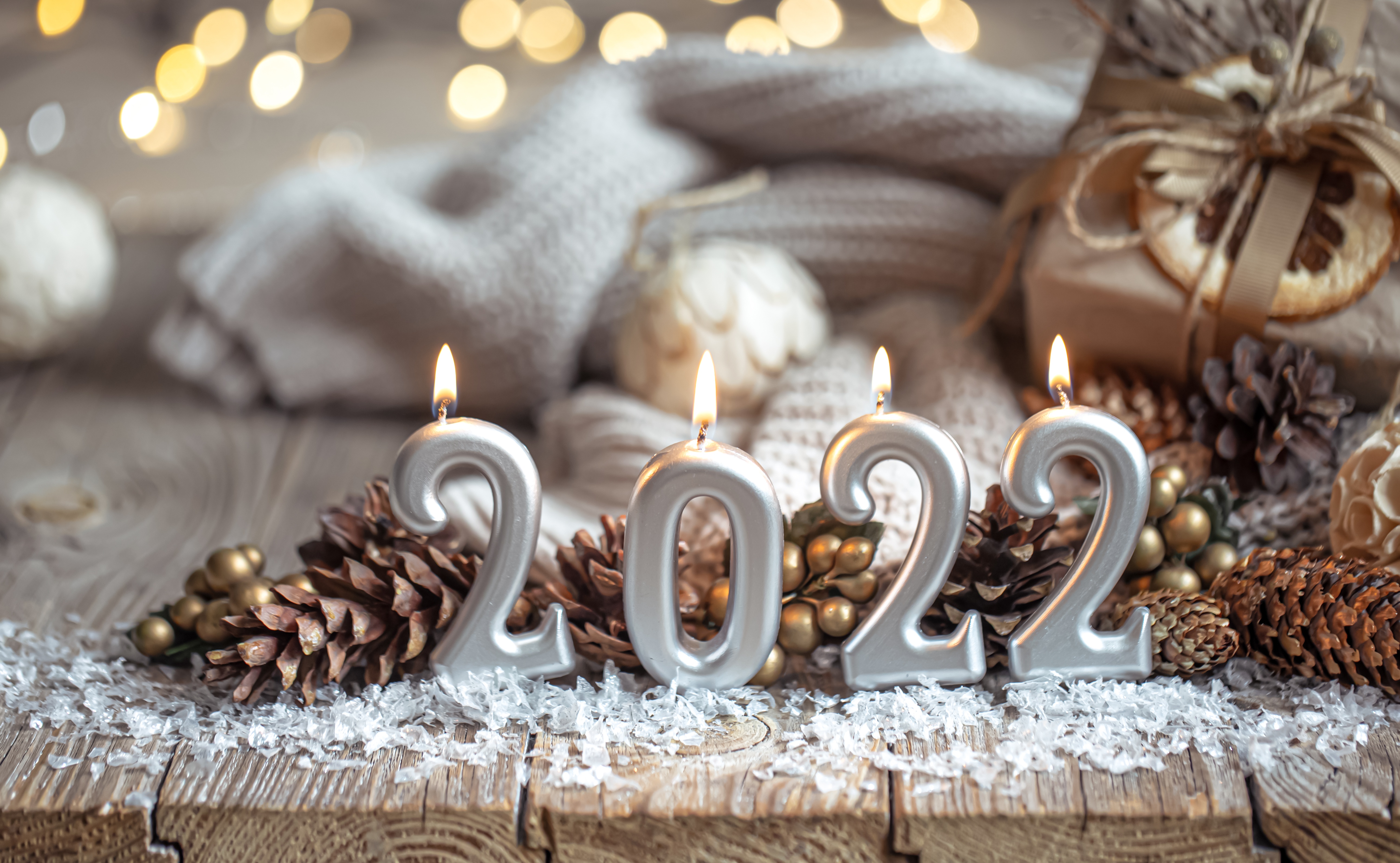 Handy-Wallpaper Feiertage, Kerze, Neujahr 2022 kostenlos herunterladen.