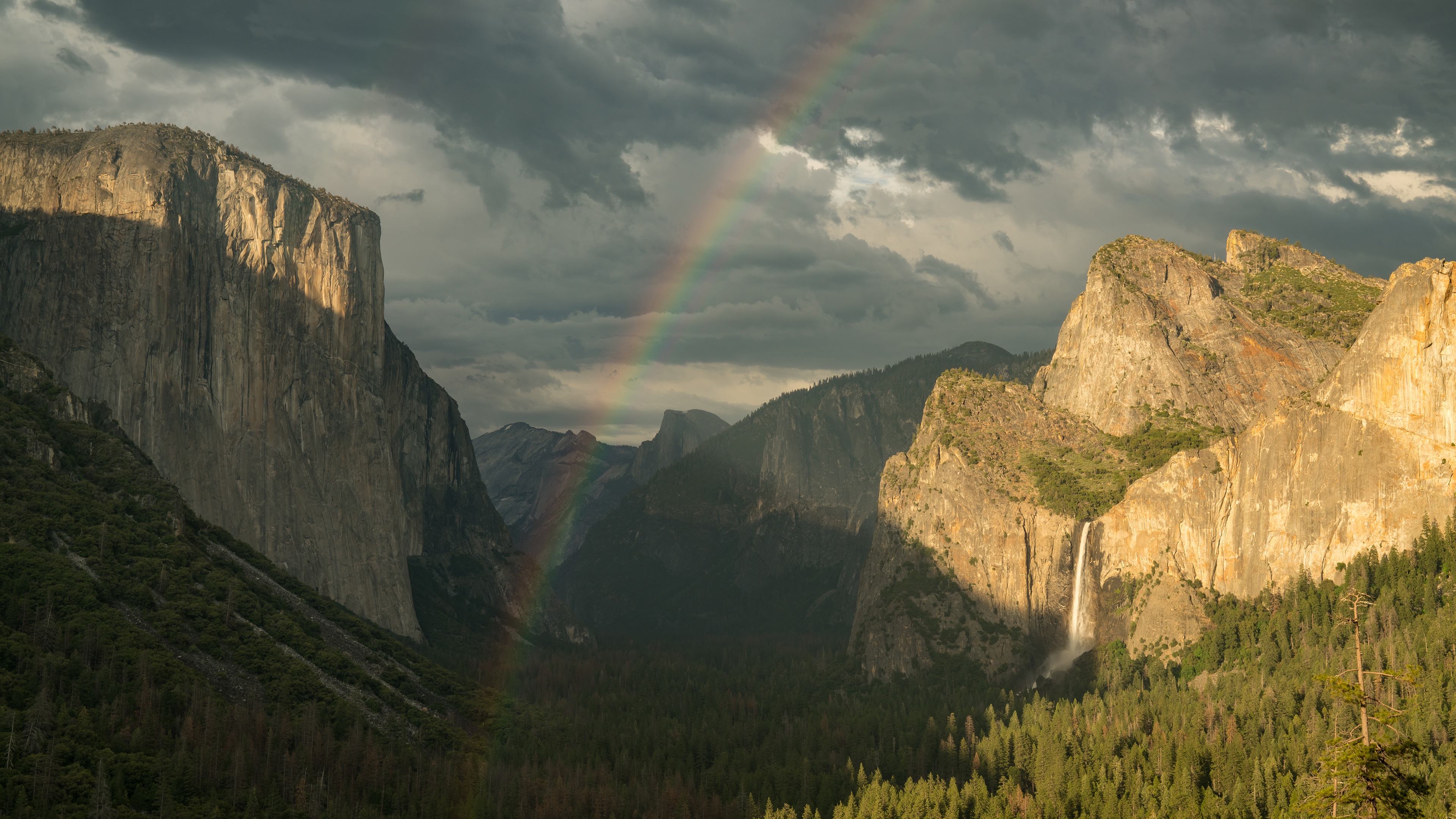 Baixar papel de parede para celular de Arco Íris, Montanha, Penhasco, Parque Nacional, Parque Nacional De Yosemite, Terra/natureza, Cachoeira gratuito.