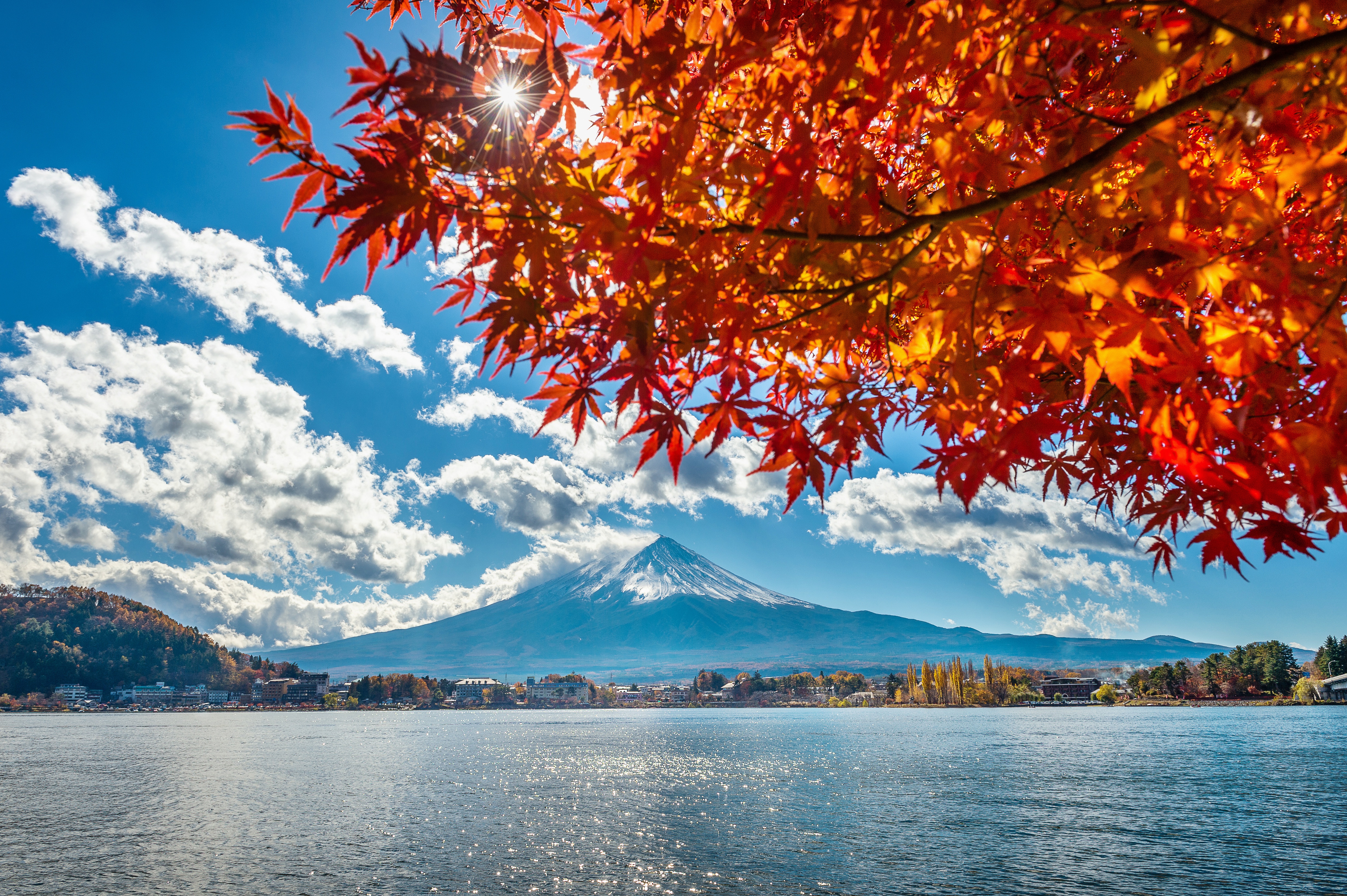 Скачать картинку Осень, Гора, Озеро, Япония, Ландшафт, Гора Фудзи, Вулканы, Земля/природа в телефон бесплатно.