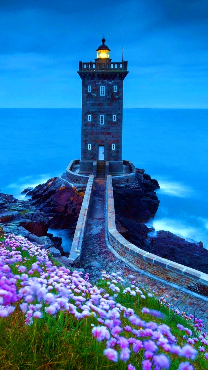 Download mobile wallpaper Sea, Horizon, Flower, Ocean, Lighthouse, Man Made, Walkway for free.